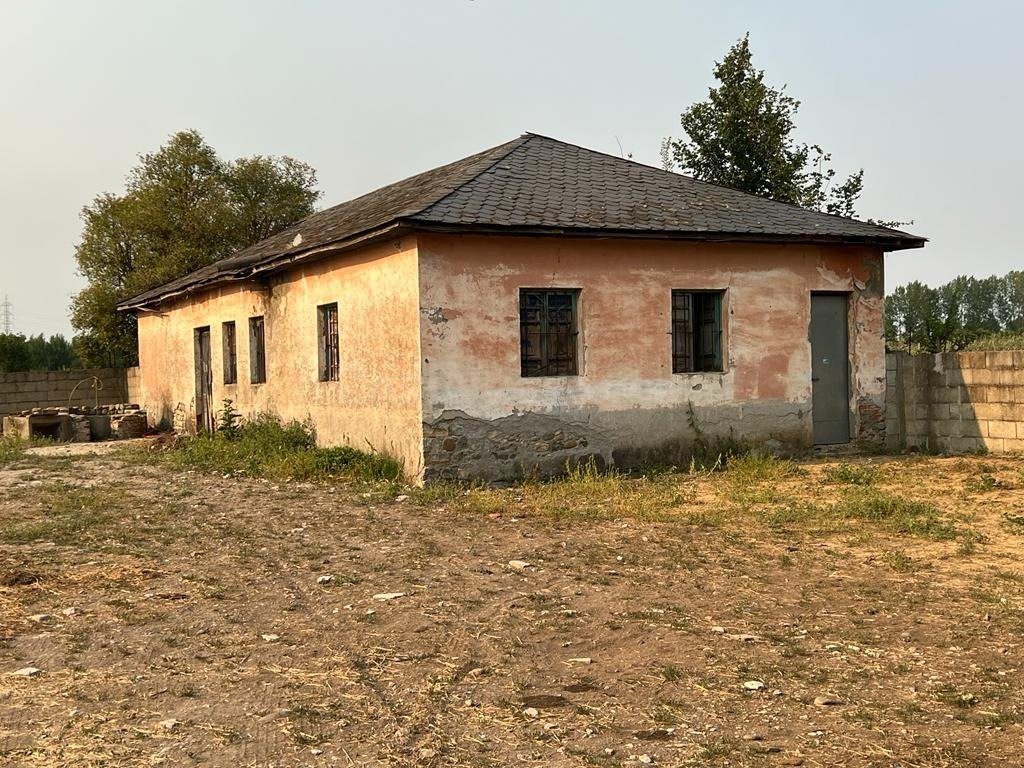 SE VENDE CASA DE PLANTA BAJA CON 1300M2 DE PARCELA URBANA - foto 2