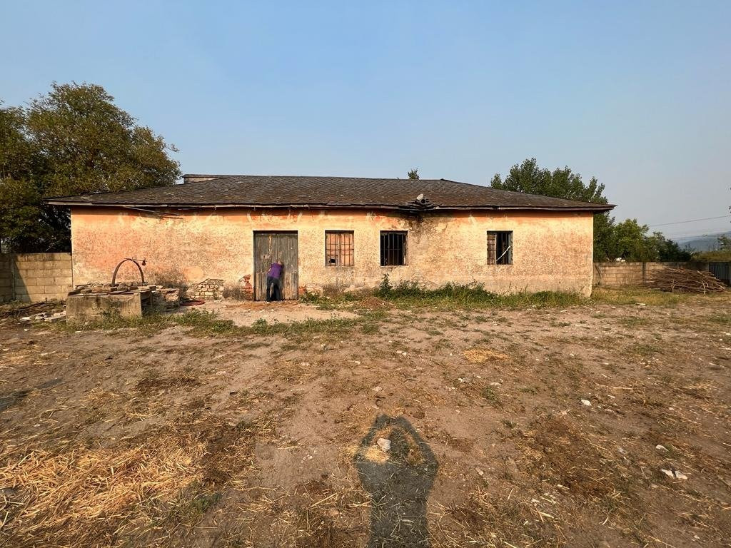 SE VENDE CASA DE PLANTA BAJA CON 1300M2 DE PARCELA URBANA - foto 4