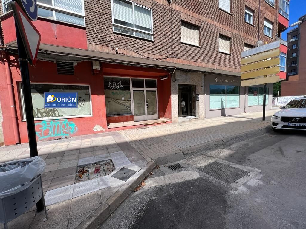 SE VENDE O ALQUILA LOCAL COMERCIAL EN LA PLAZA LUIS DEL OLMO