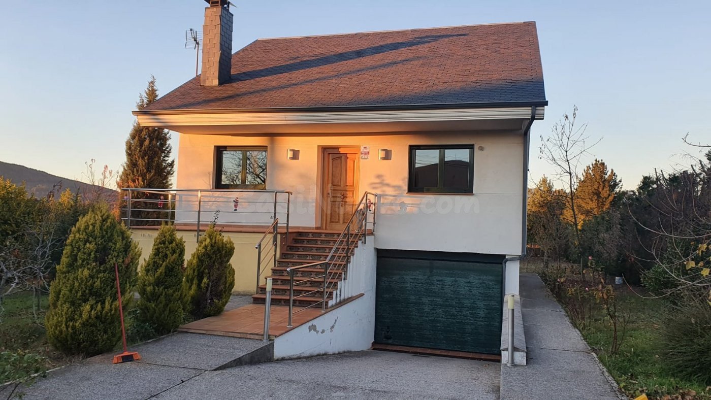 ALQUILER CON OPCION A COMPRA DE CHALET SEMINUEVO EN MATACHAN