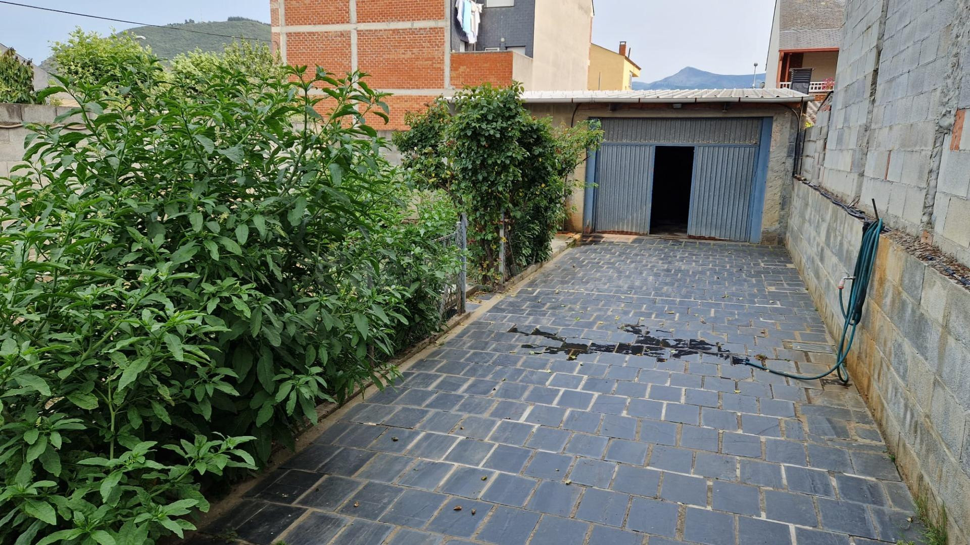SE VENDE SOLAR DE 209 M2 EN LA PLACA - foto 3