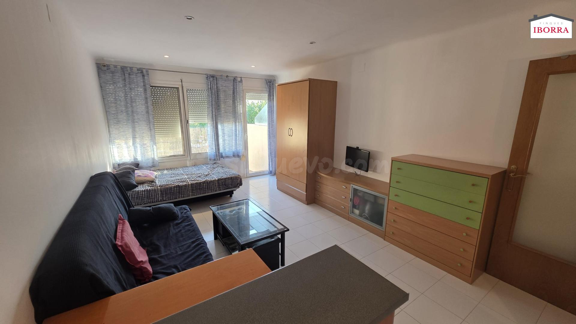 ESTUDIO CON TERRAZA, PISCINA, PARKING Y TRASTERO EN SANT DANIEL