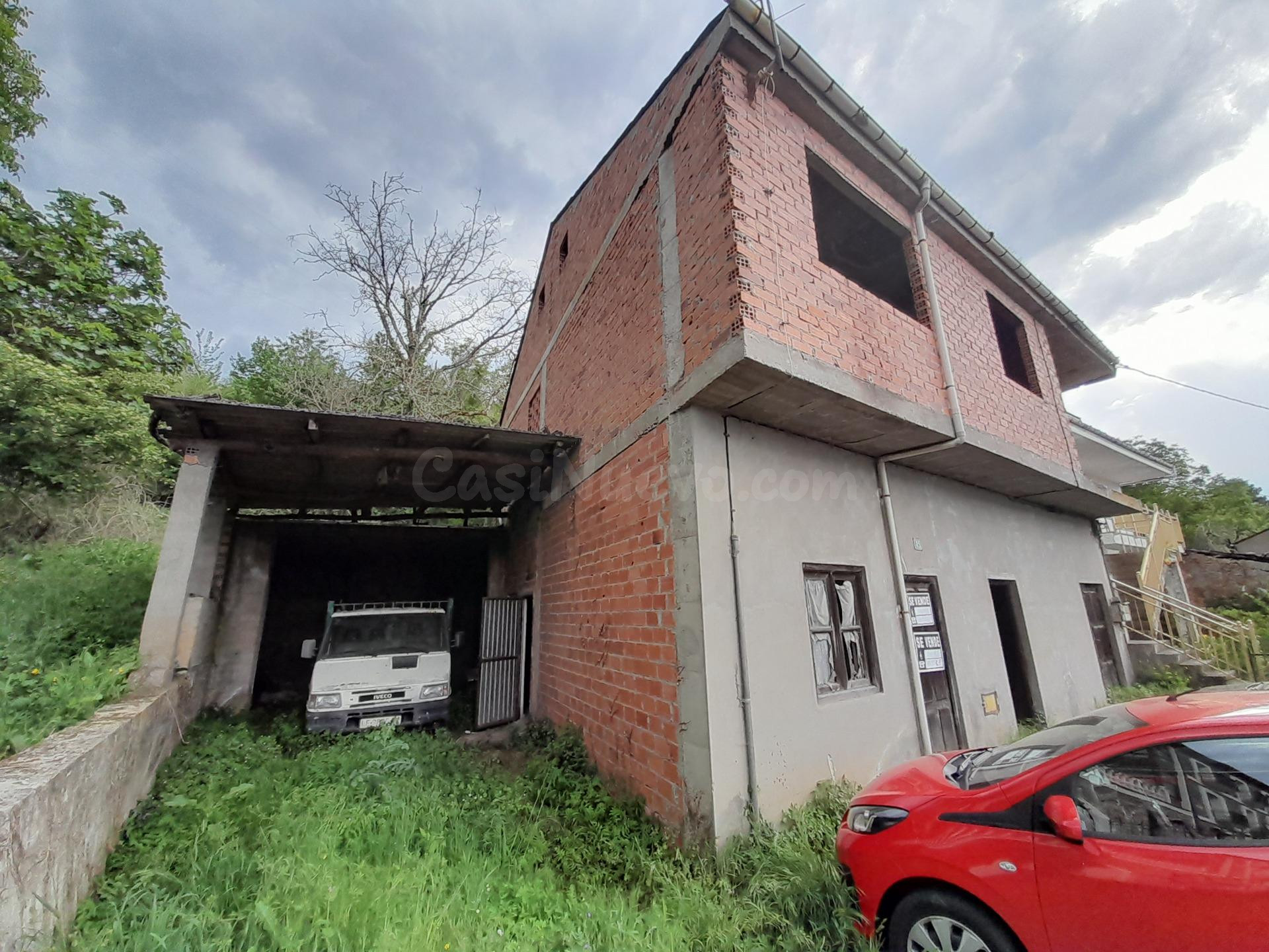 SE VENDE EDIFICACIÓN EN SANTALLA DEL BIERZO - foto 2