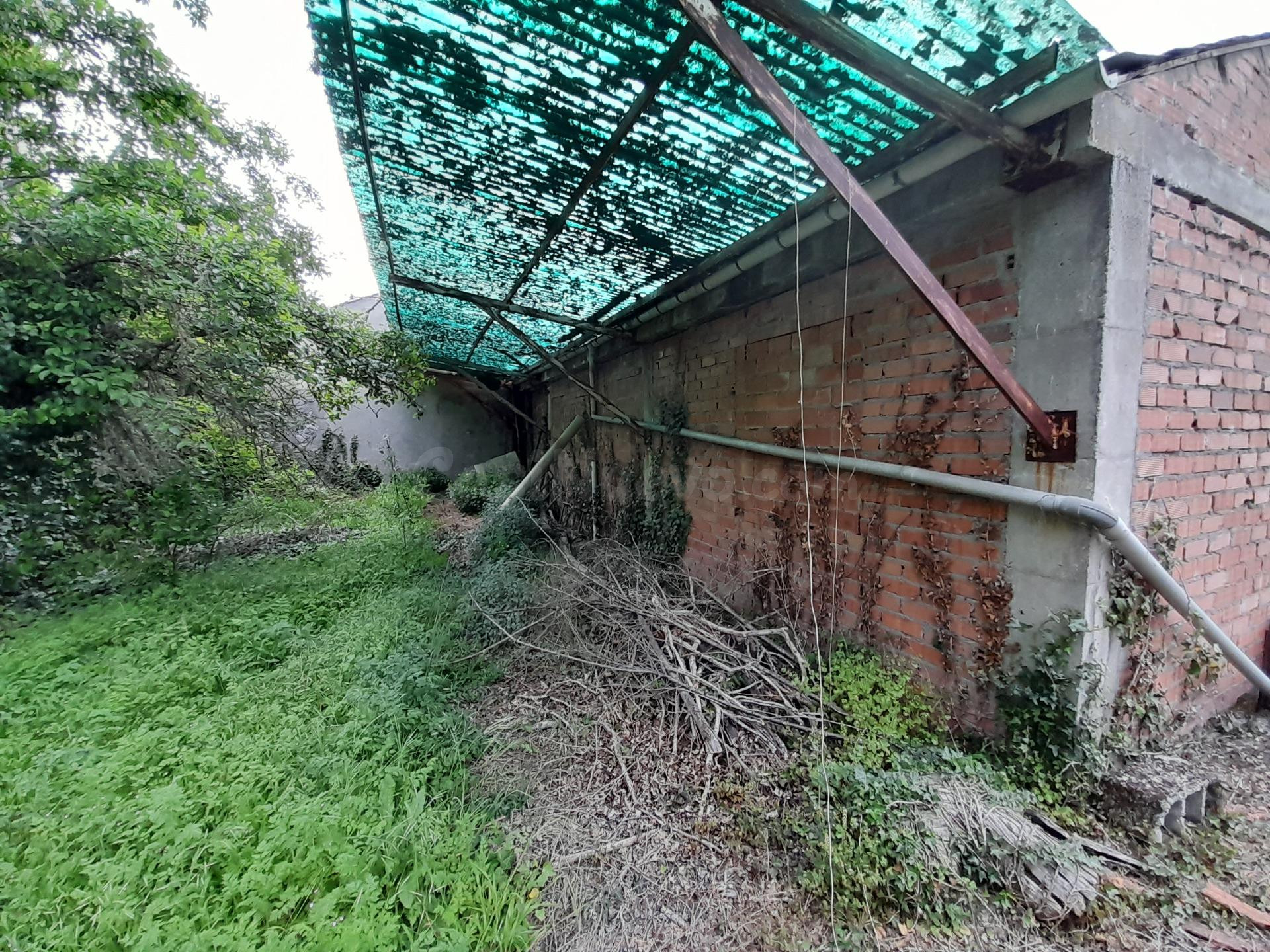 SE VENDE EDIFICACIÓN EN SANTALLA DEL BIERZO - foto 4