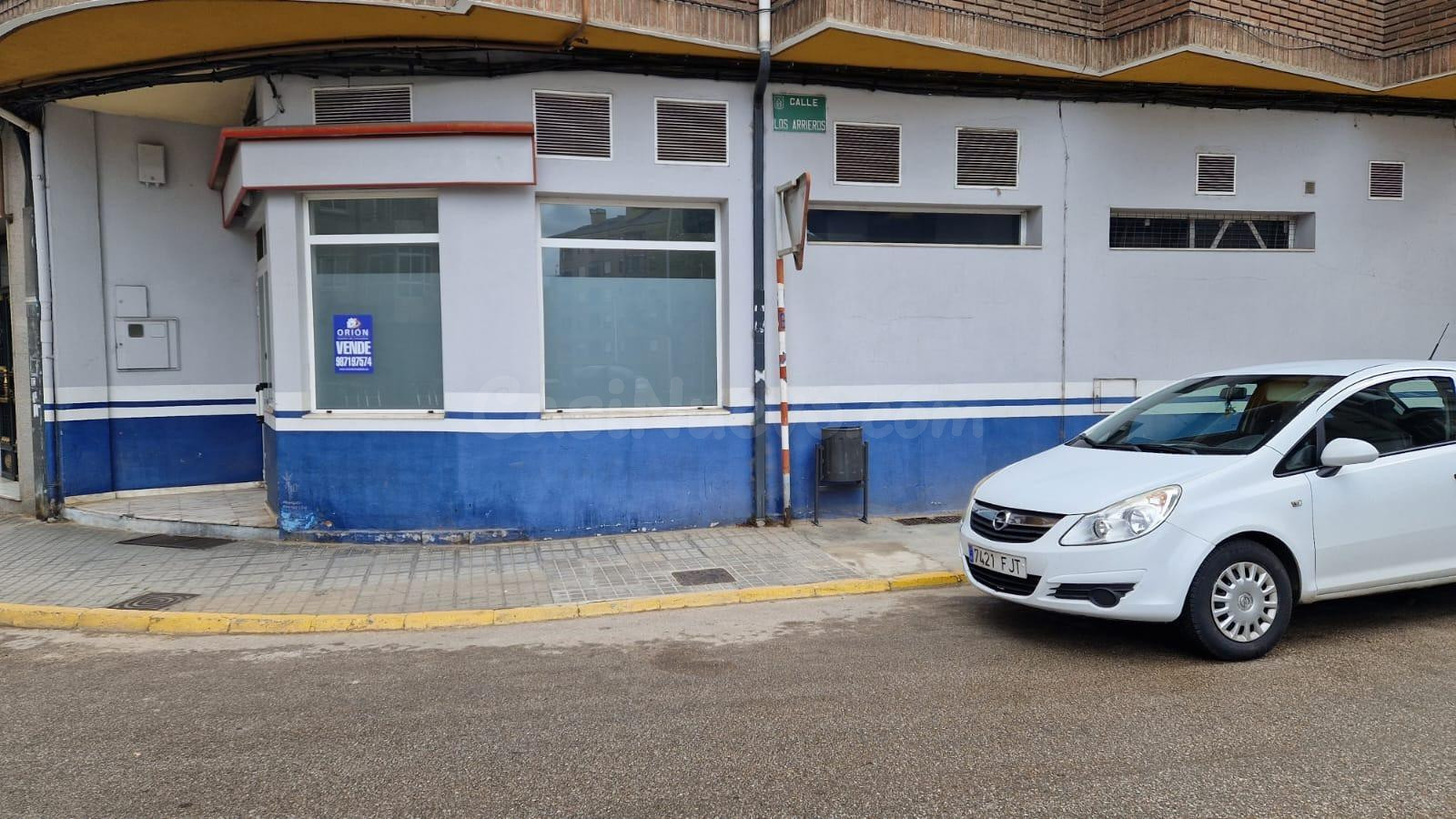 SE VENDE O SE ALQUILA LOCAL EN ZONA ALTA. AV CASTILLO Nº5