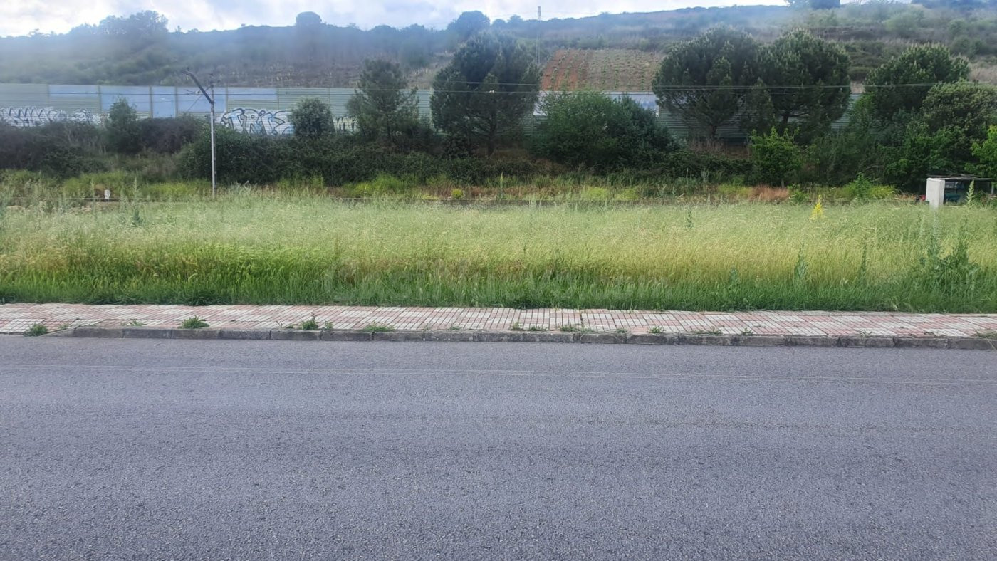 SOLAR EN VENTA EN ALMAZCARA CON 27 METROS A CARRETERA - foto 2