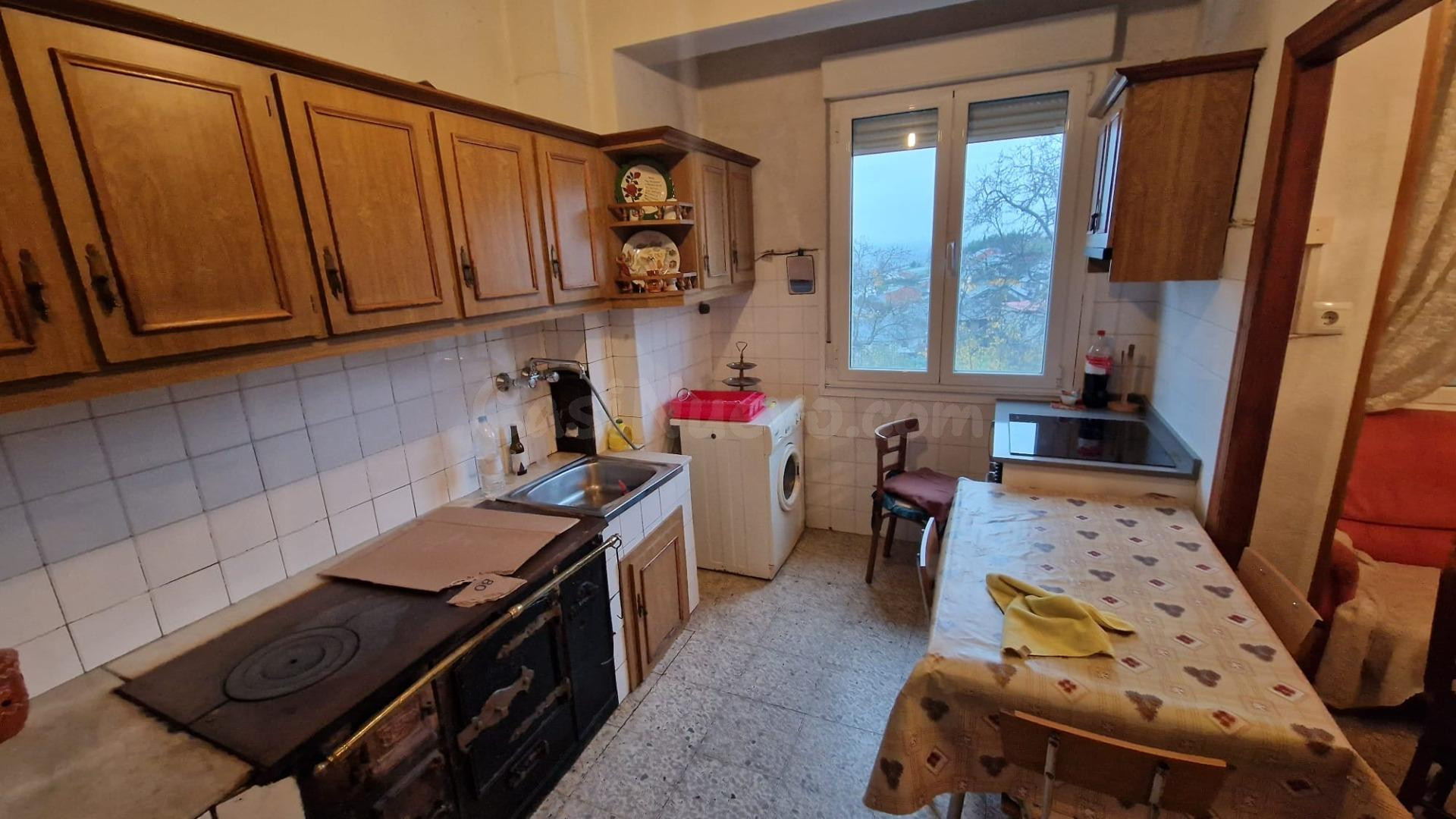SE VENDE CASA CON TERRENO EN SANTALLA DEL BIERZO - foto 4