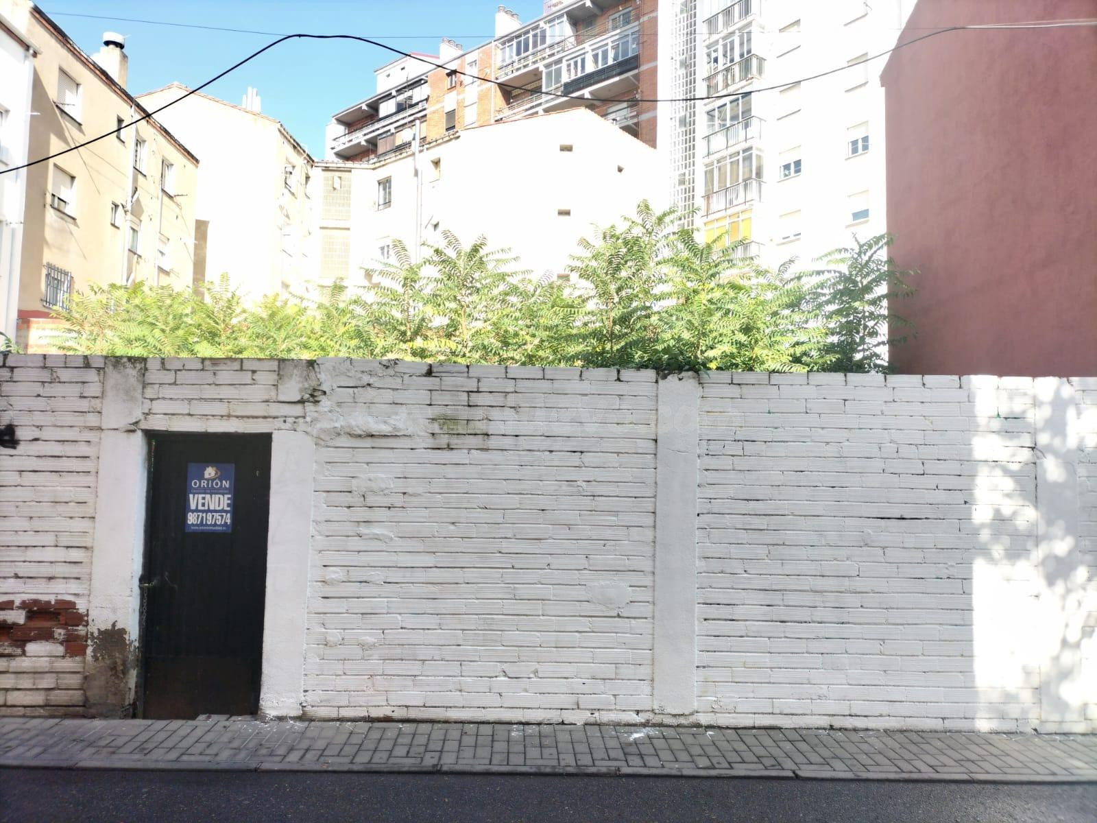 SOLAR EN VENTA EN CALLE ENTALLADORES DE LEÓN - foto 4