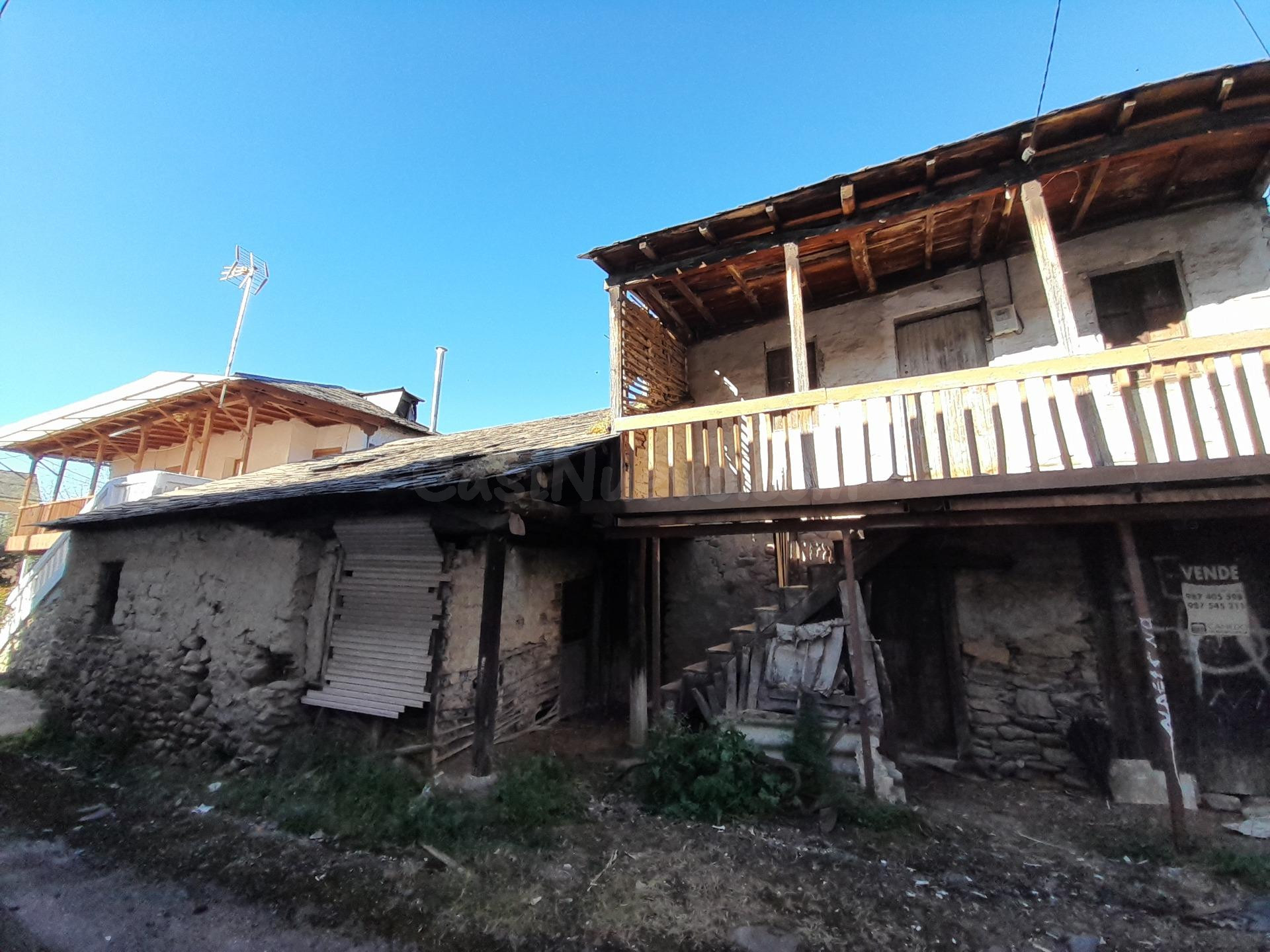 CASA DE PUEBLO PARA REFORMAR CON TERRENO EN VILLADEPALOS - foto 2