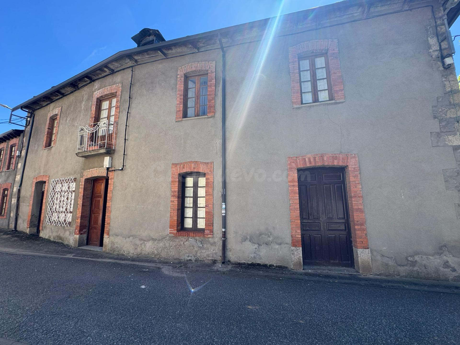SE VENDE CASA EN SAN MIGUEL DE LAS DUEÑAS - foto 3