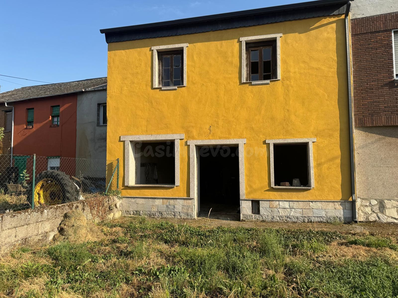 SE VENDE CASA PARA REFORMAR EN FUENTESNUEVAS. TEJADO NUEVO. - foto 3
