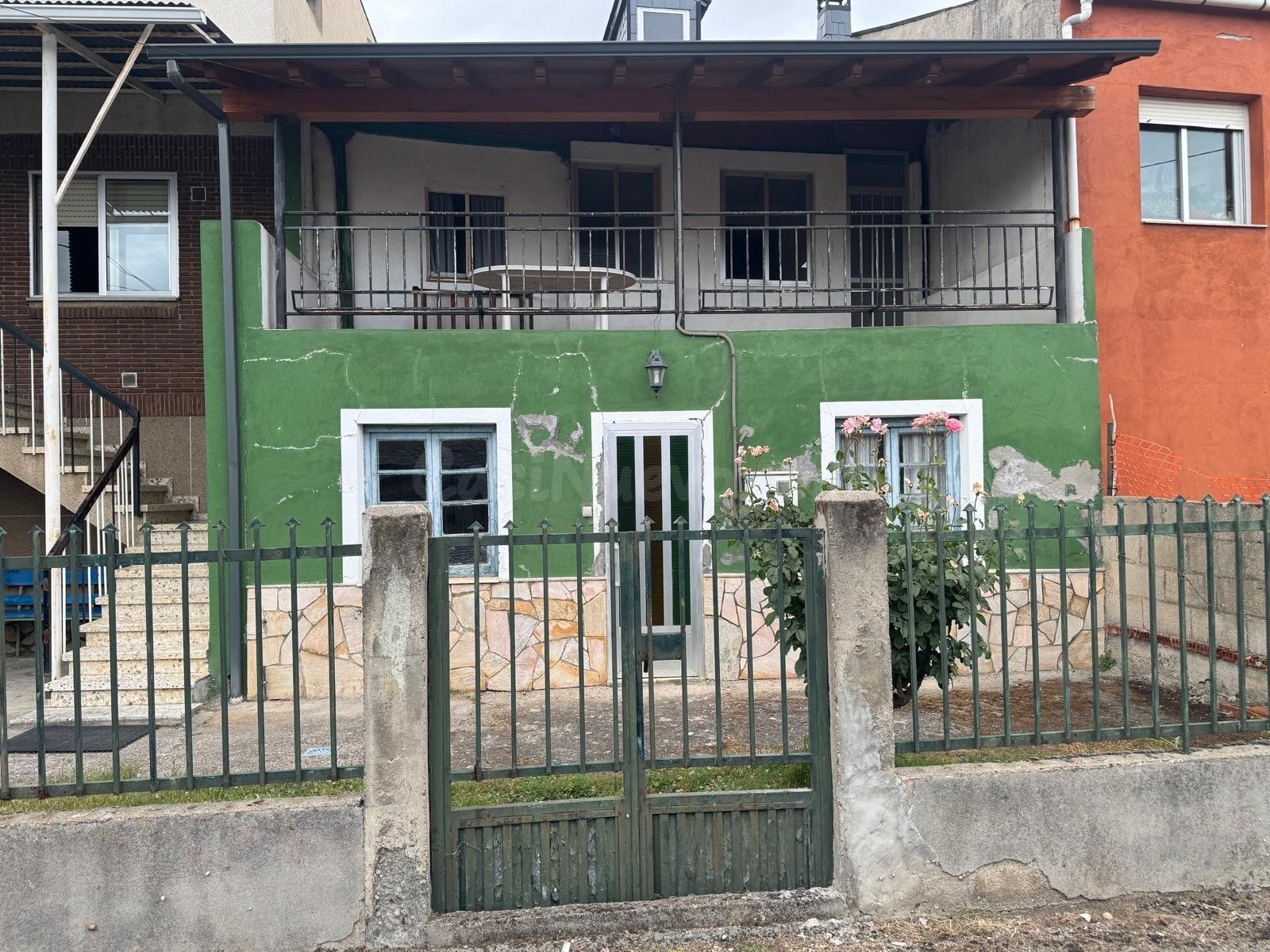 SE VENDE CASA PARA REFORMAR EN FUENTESNUEVAS. TEJADO NUEVO. - foto 4