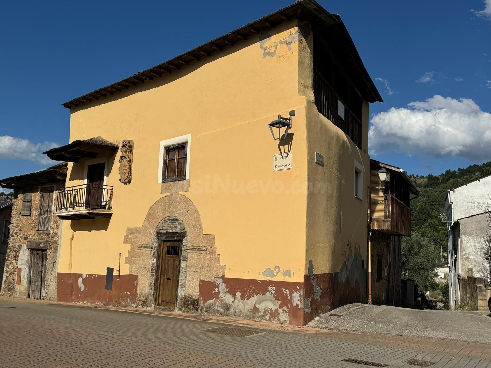 ENCANTADORA CASA EN VILLAR DE LOS BARRIOS- PONFERRADA - foto 4