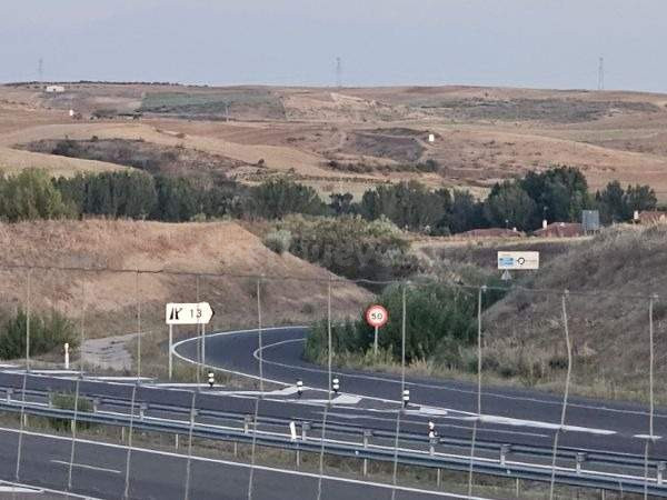 TERRENO INDUSTRIAL EN EL VISO DE SAN JUAN - foto 2