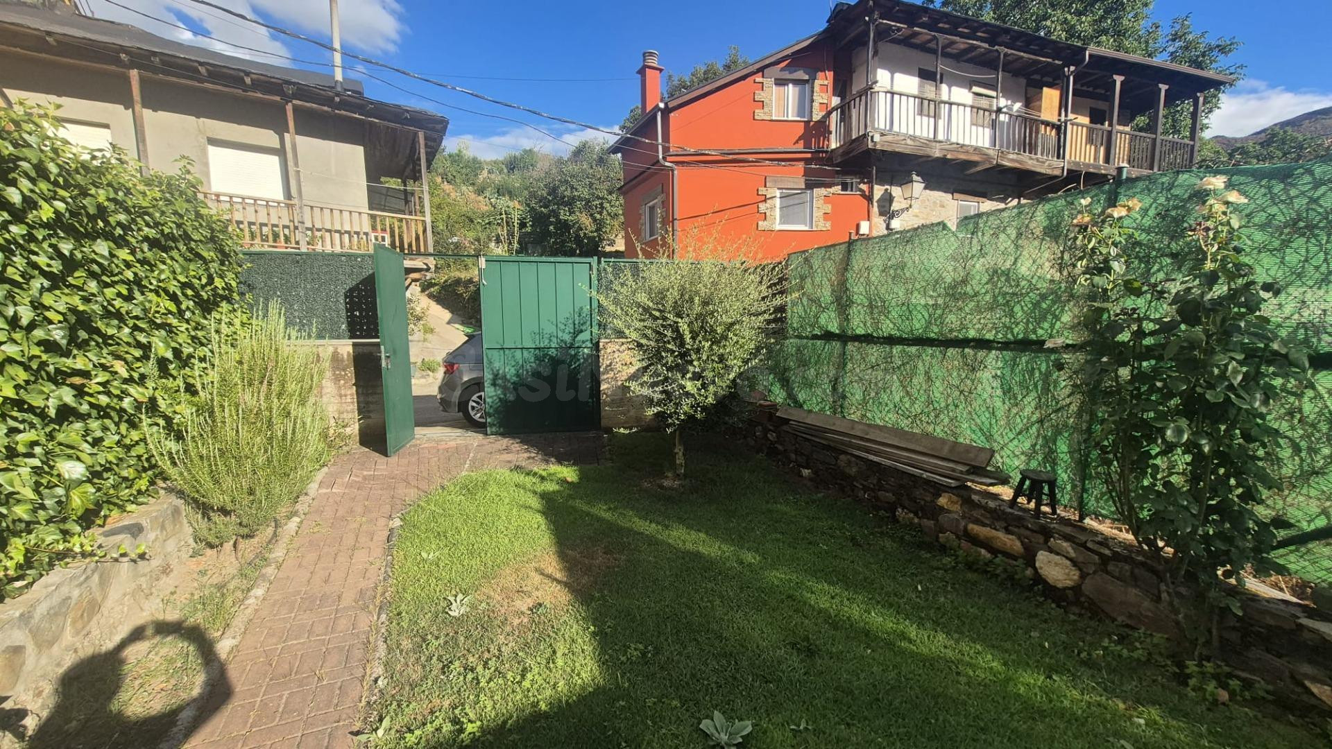 SE VENDE CASA CON JARDIN EN VILLANUEVA DE VALDUEZA - foto 4