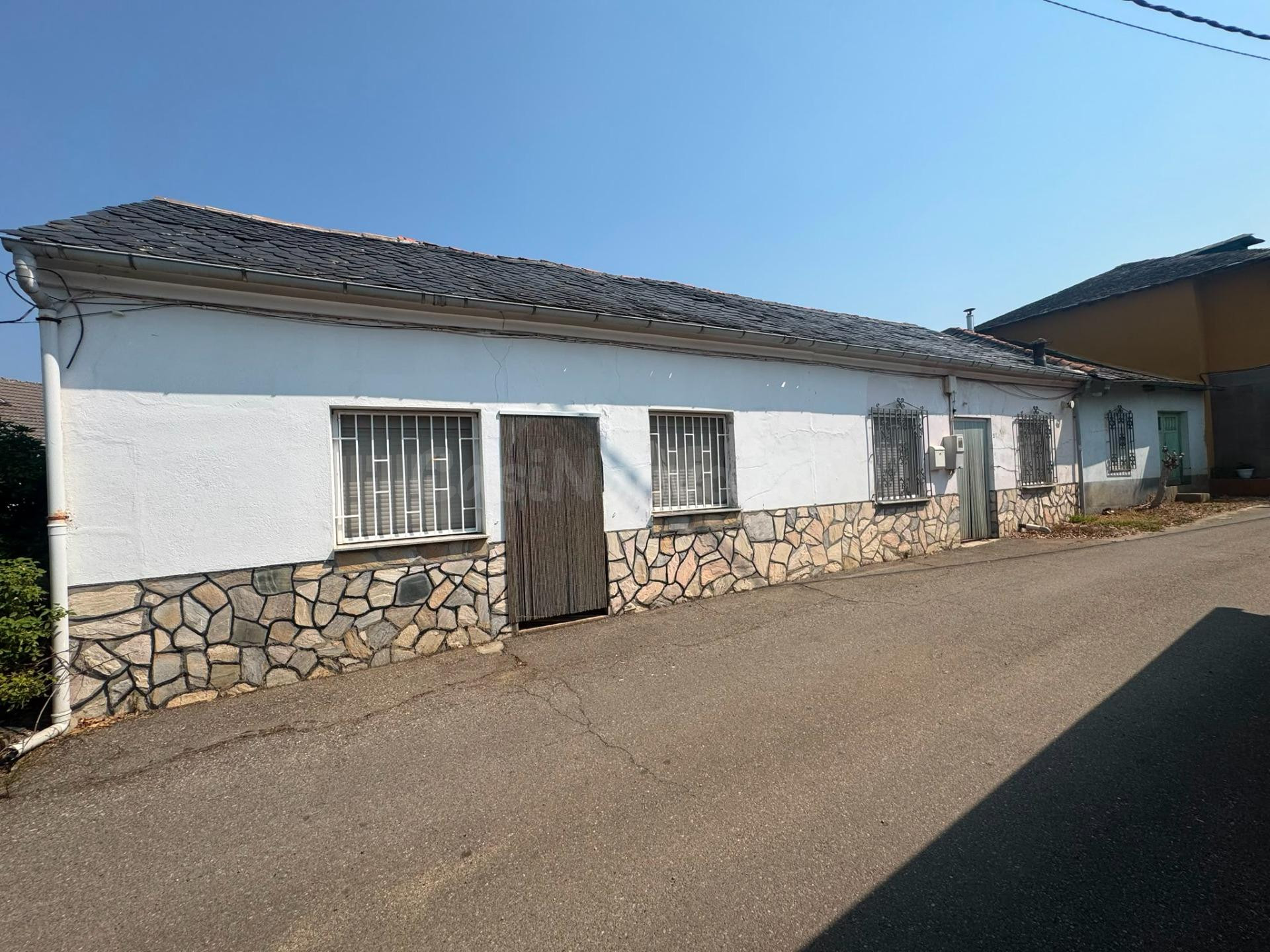 SE VENDE CASA DE PLANTA BAJA EN CABAÑAS RARAS - foto 2
