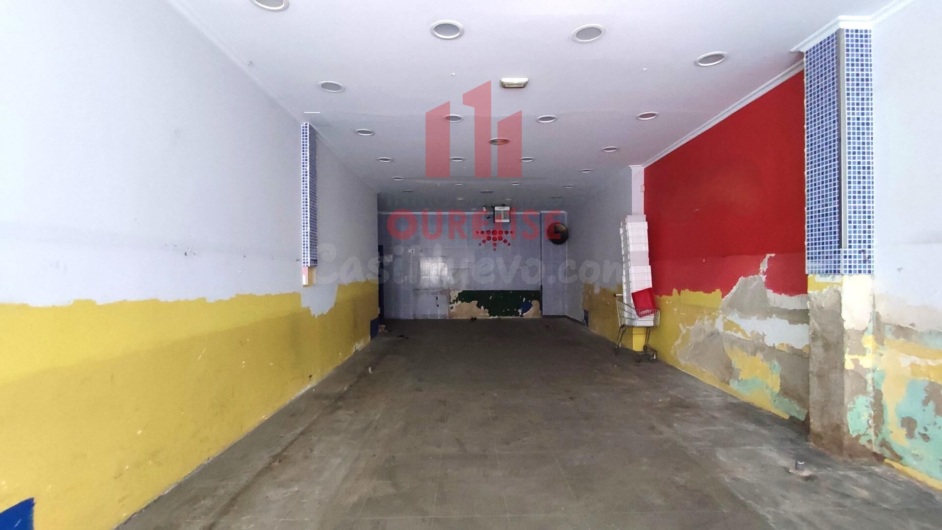 AMPLIO LOCAL REFORMADO SITUADO CERCA DE LA ESTACIÓN DE TREN
