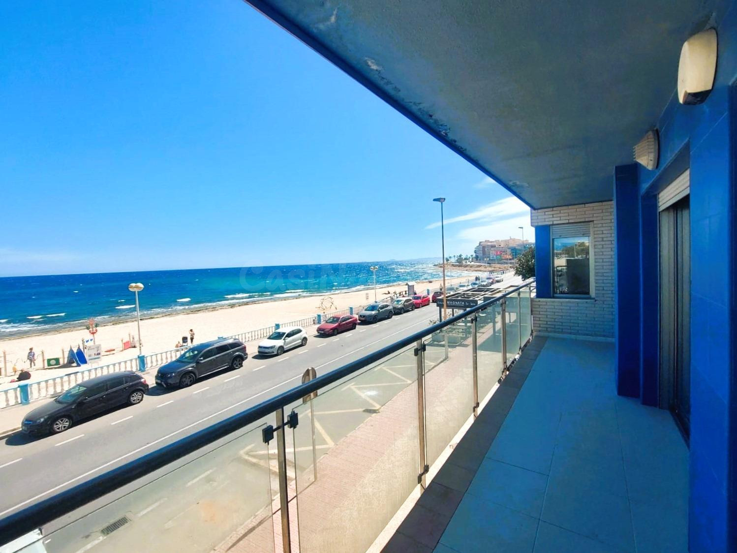 FABULOSO APARTAMENTO EN PRIMERA LINEA EN LA PLAYA DE LOS LOCOS Y CON UNA SUPERFICIE 175M2