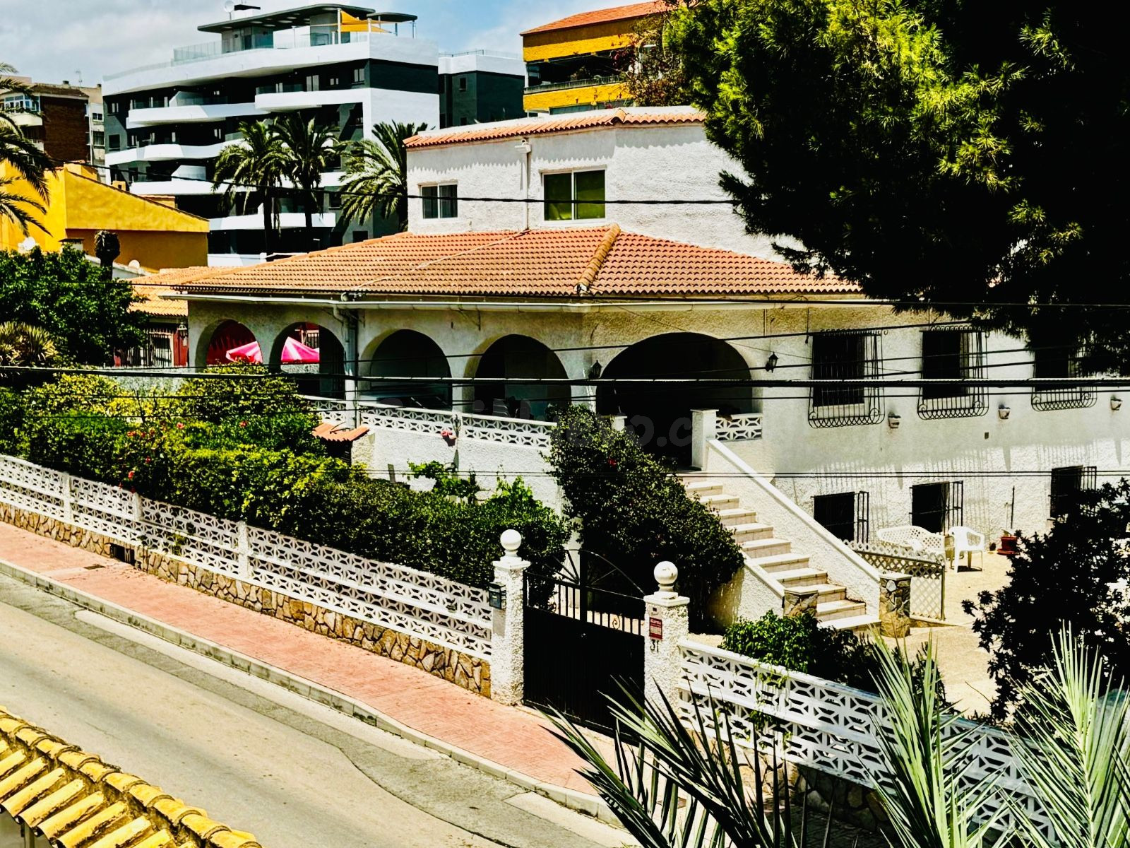 Casa 12 habitaciones 404m² en venta - Punta Prima
