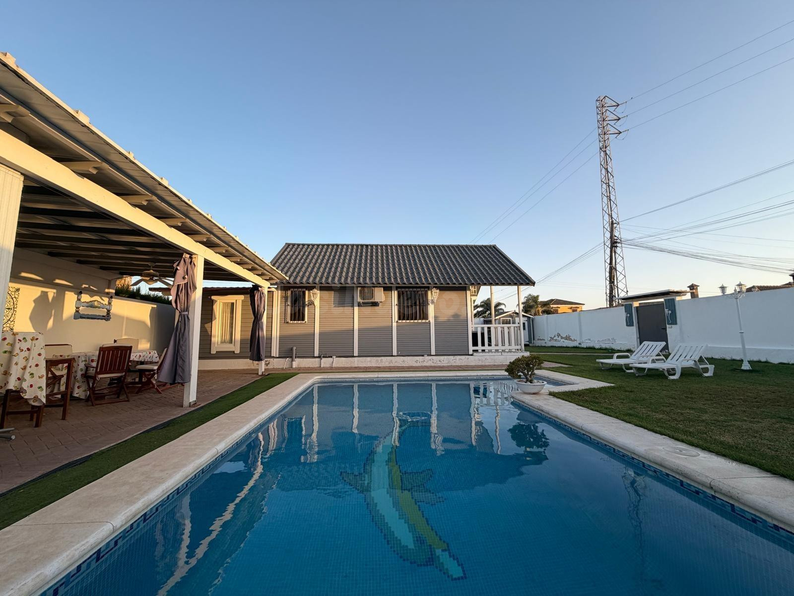 VENTA DE PARCELA RÚSTICA CON PISCINA Y BONITA CASA DE CAMPO!!!