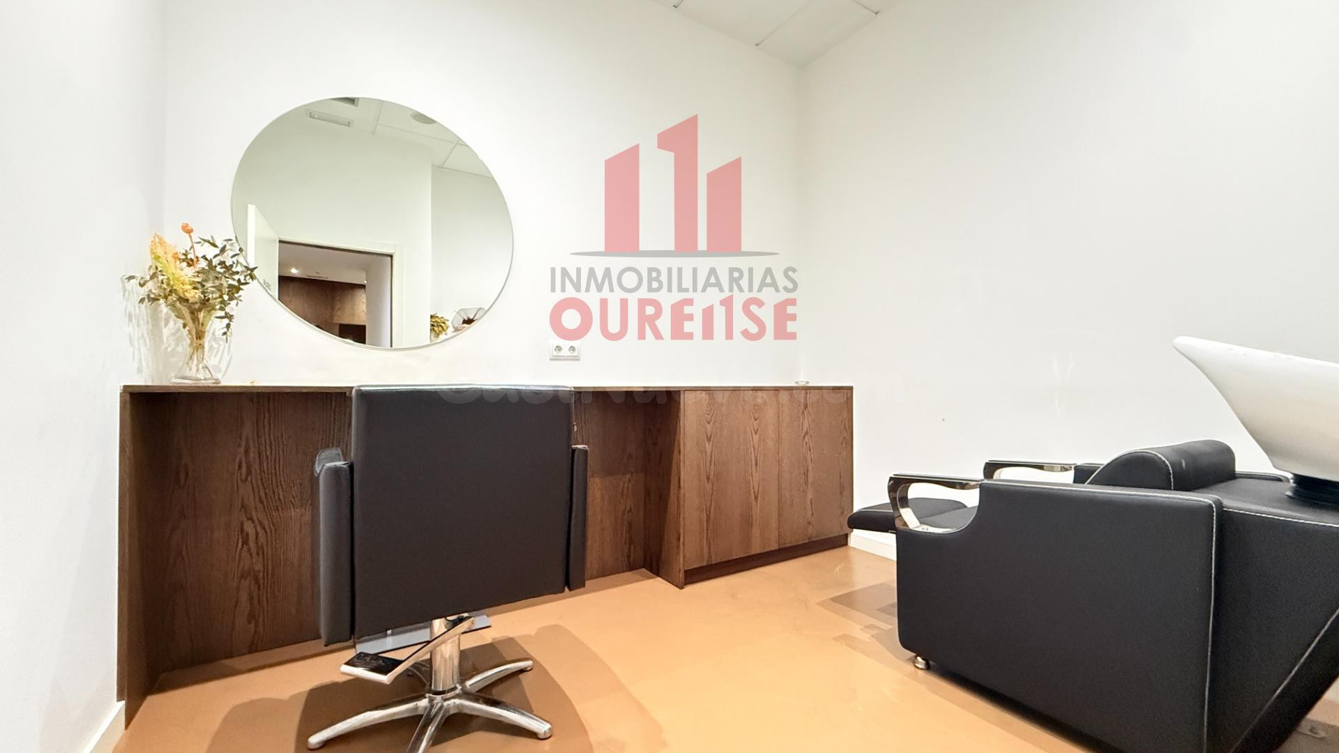 ALQUILER DE CABINA EN RECONOCIDA PELUQUERÍA DEL CENTRO DE OURENSE