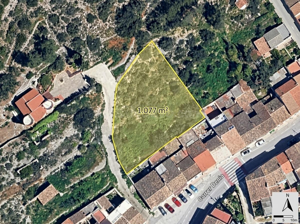 Solar urbano 1.077 m2 en La Llosa de Camacho (Vall de Pop), con vistas abiertas al valle