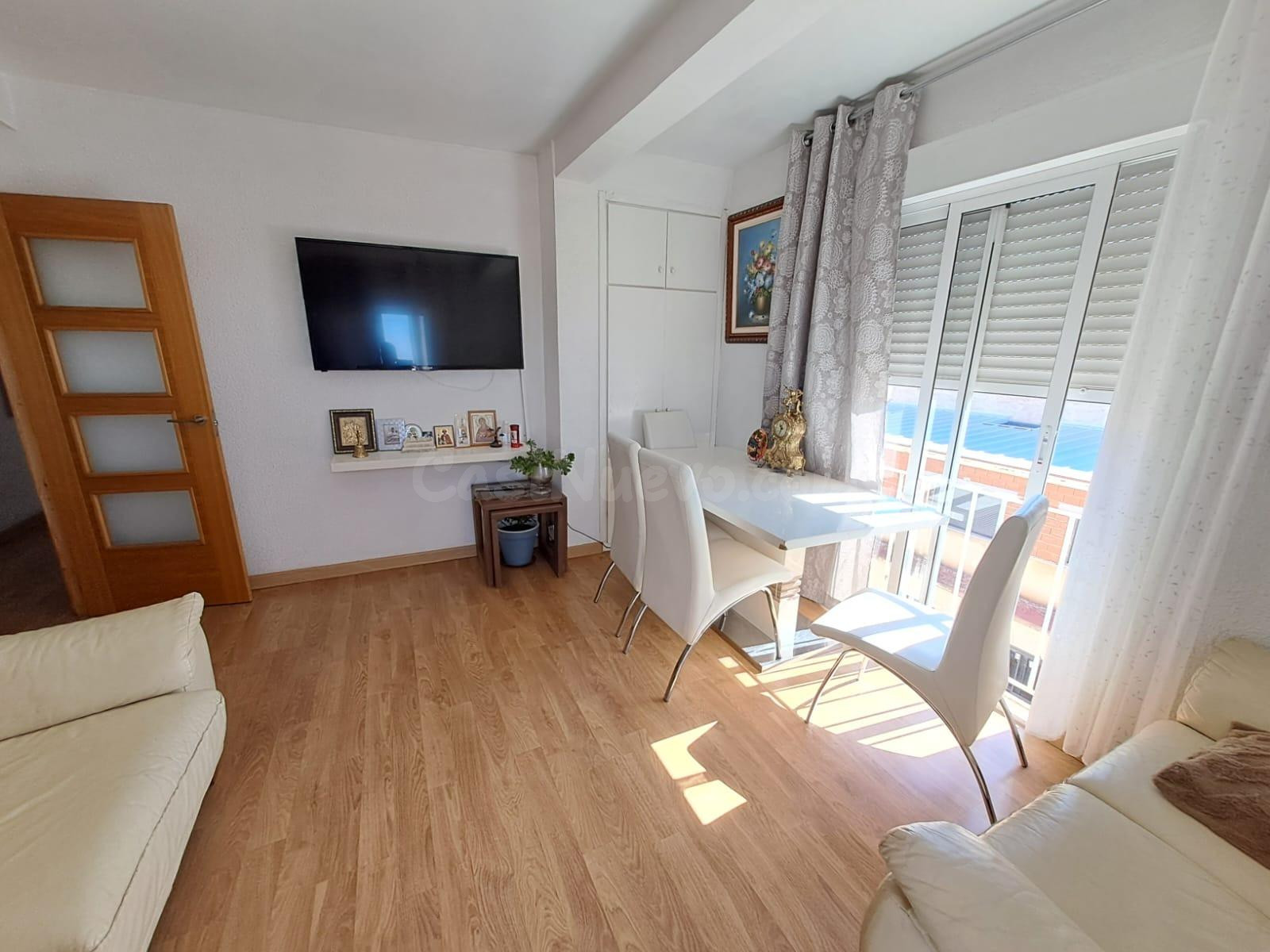 Piso de 4 habitaciones y un baño un zona Plaza de Crevillent - foto 3