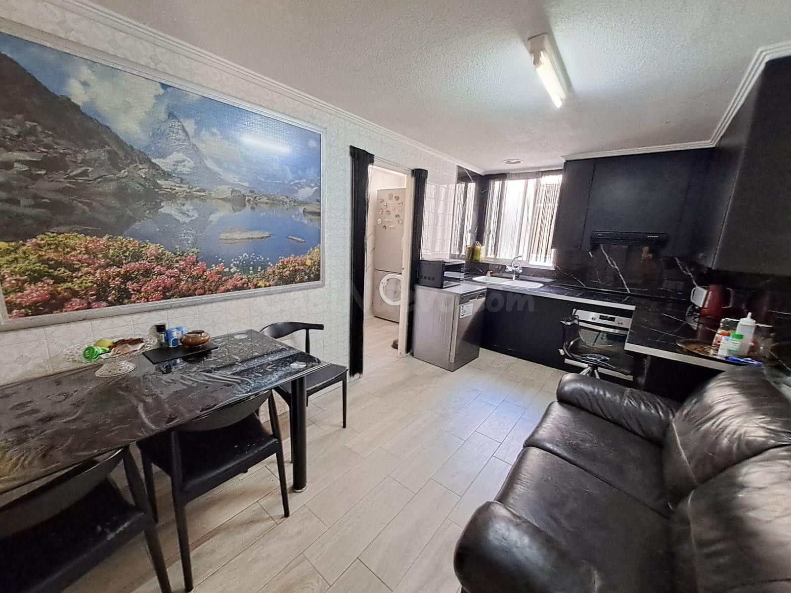 Piso de 4 habitaciones y un baño un zona Plaza de Crevillent - foto 5