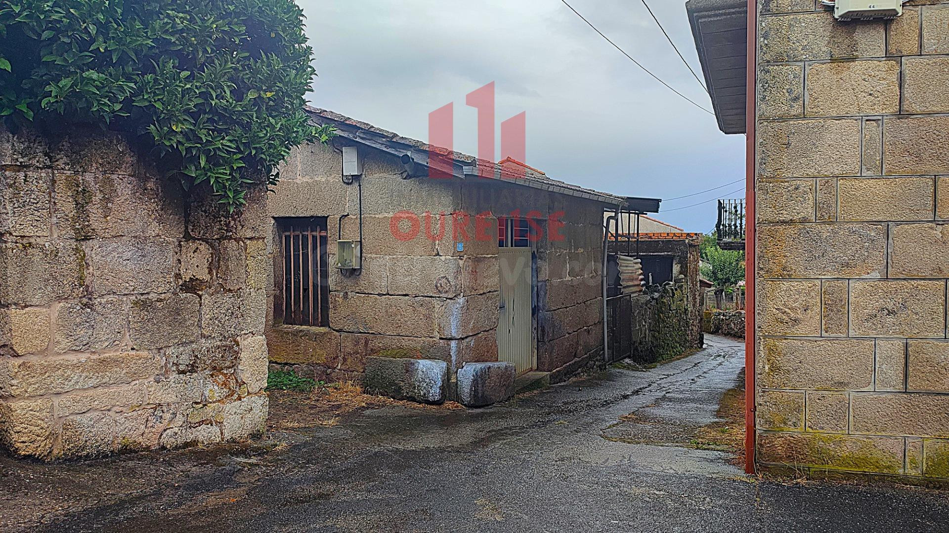 PARCELA CON CONSTRUCCIÓN DE PLANTA BAJA EN UN PUEBLO DE A ME - foto 4