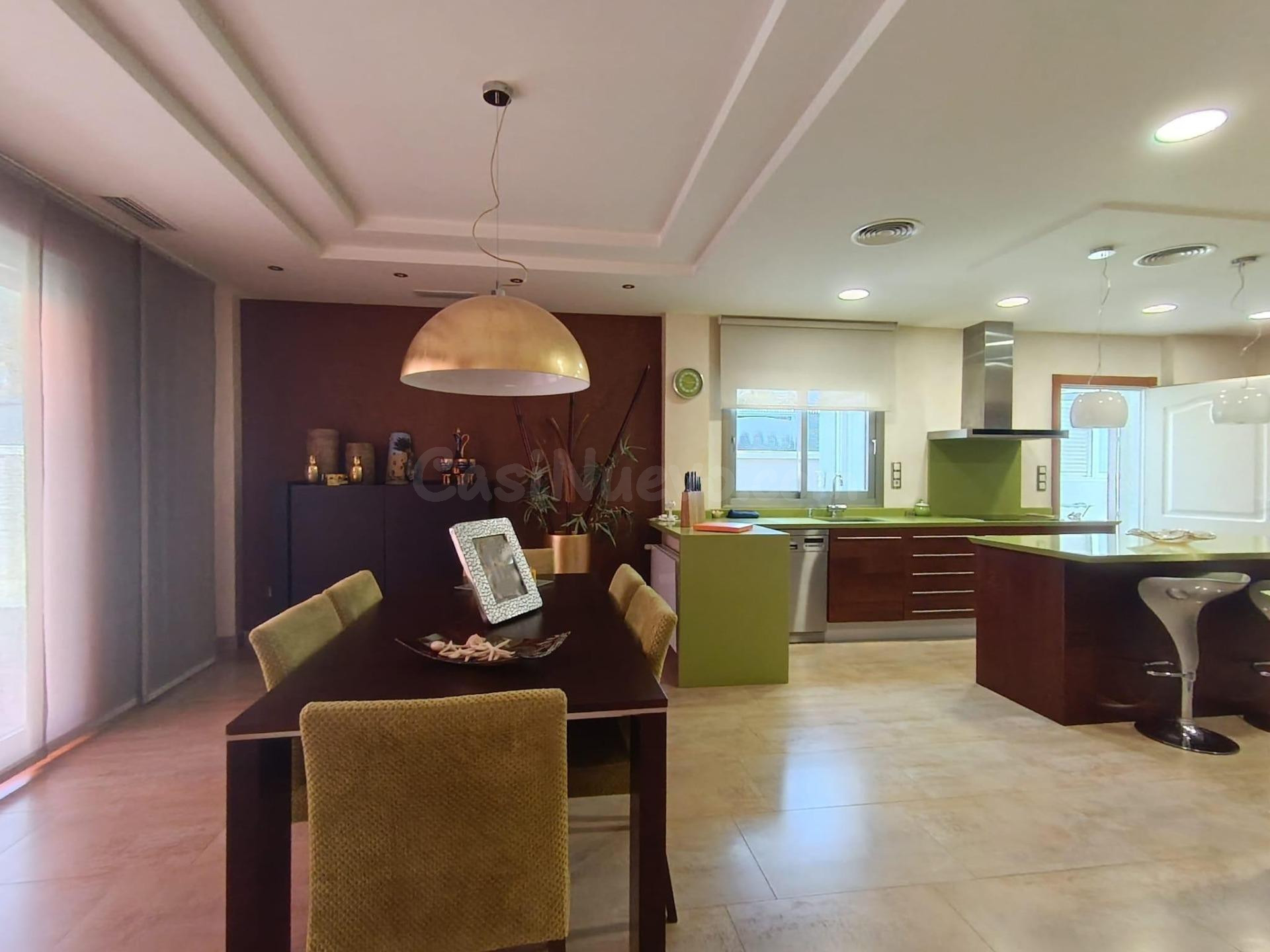 Chalet independiente de lujo con piscina privada en zona Torreta- Portalada, Elche.