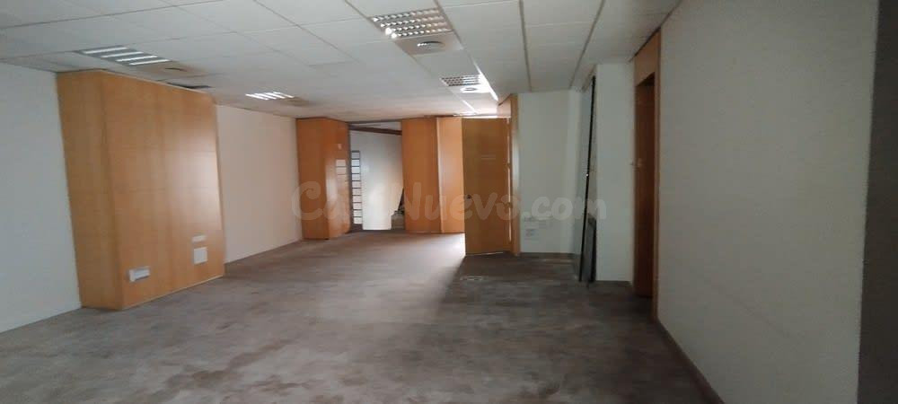 Local comercial en Oliva - foto 2