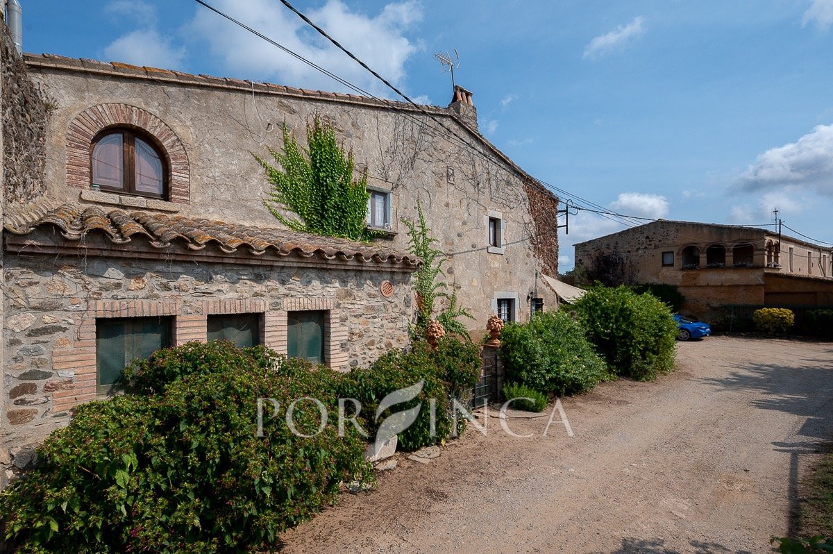 Encantadora casa de piedra con 3 habitaciones en un pueblo m