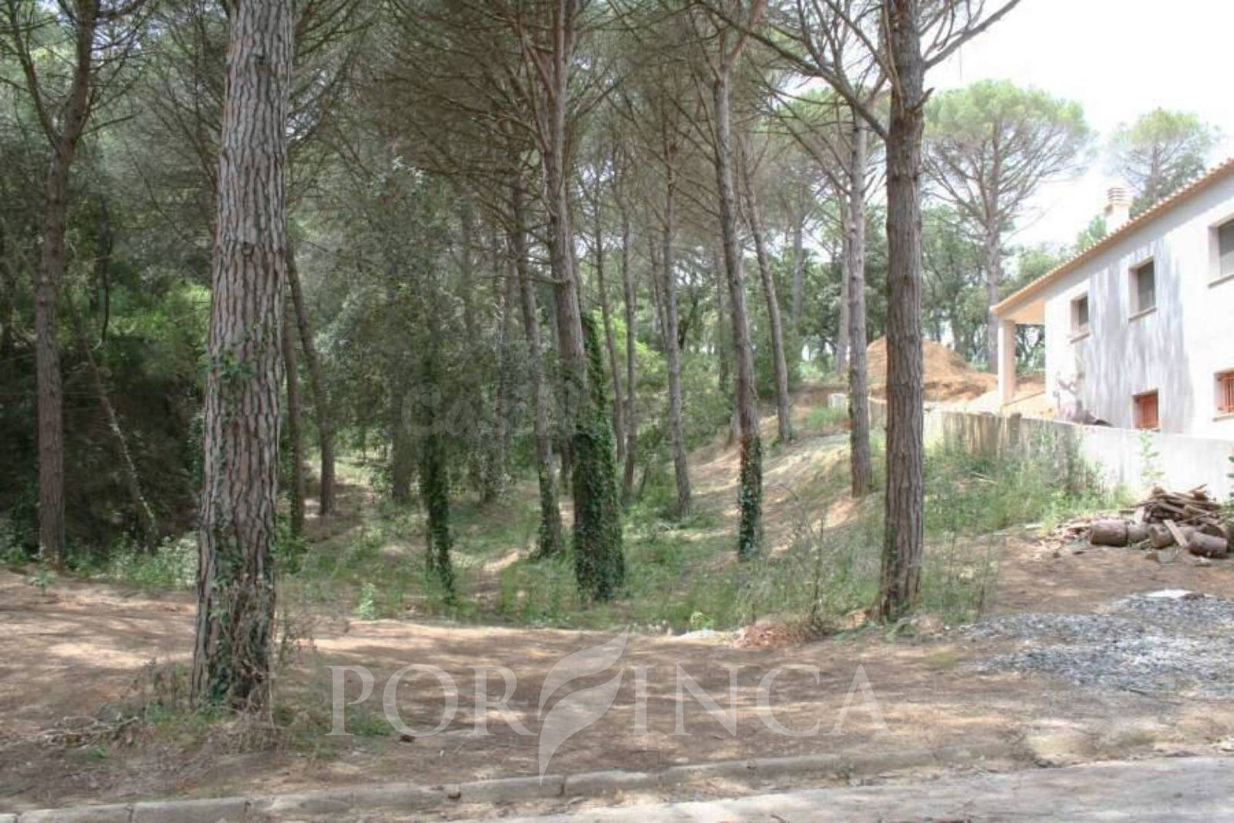 Parcela edificable totalmente plana en urbanización Mas Pere de Calonge