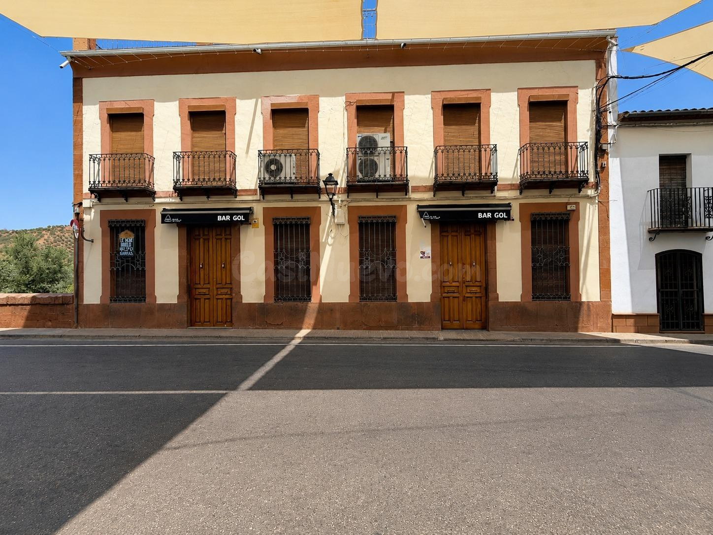 Edificio + negocio de hostelería en funcionamiento con alta rentabilidad en Montoro