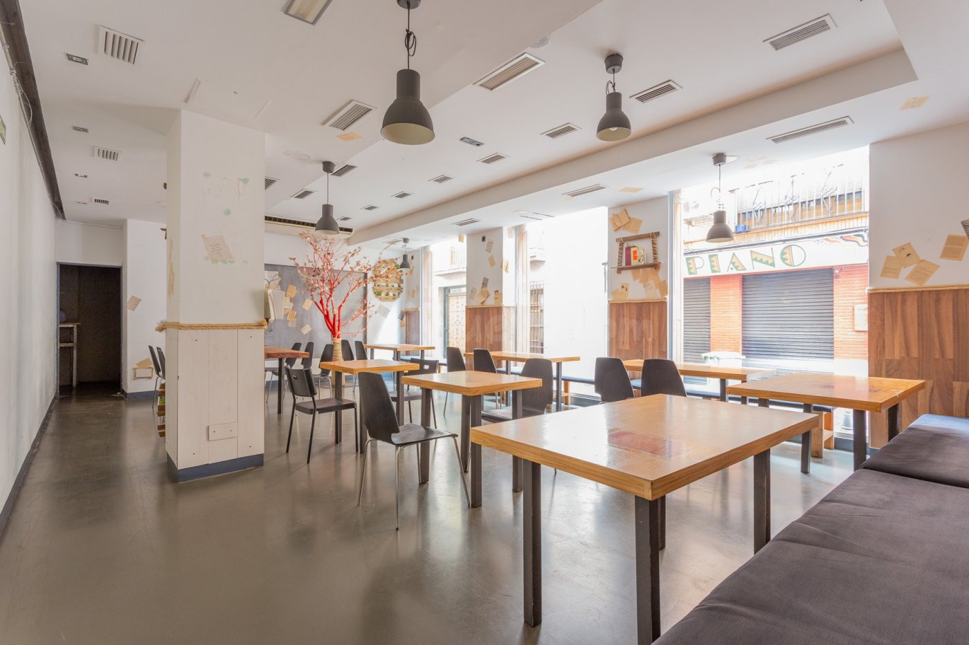 ESPECTACULAR RESTAURANTE LISTO PARA SER RENTABLE.ES IDEAL COMO INVERSIÓN PARA ALQUILER ALTO GARANTIZ