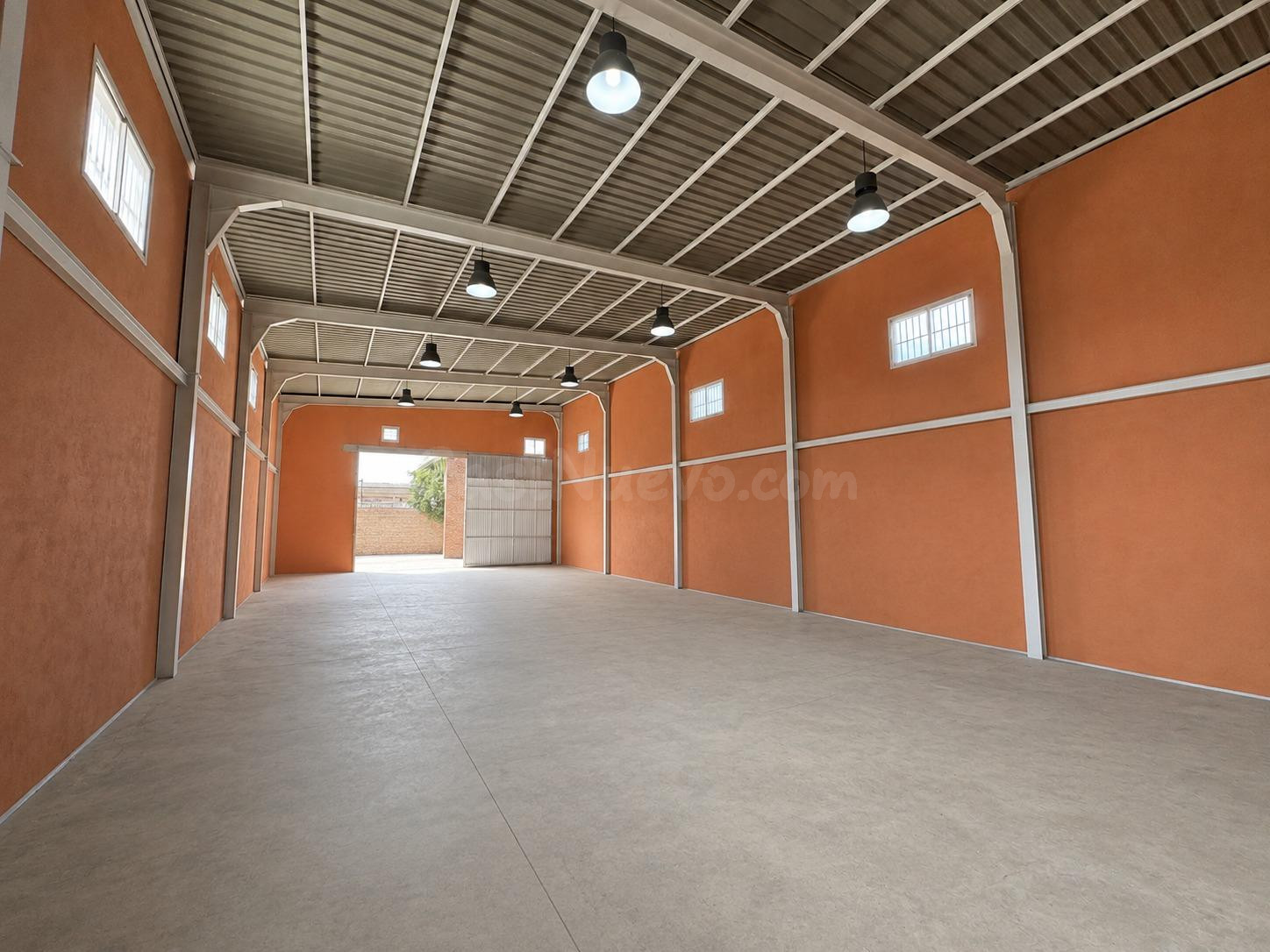 NAVE INDUSTRIAL MUY AMPLIA DE DOS PLANTAS Y CON MÚLTIPLES POSIBILIDADES