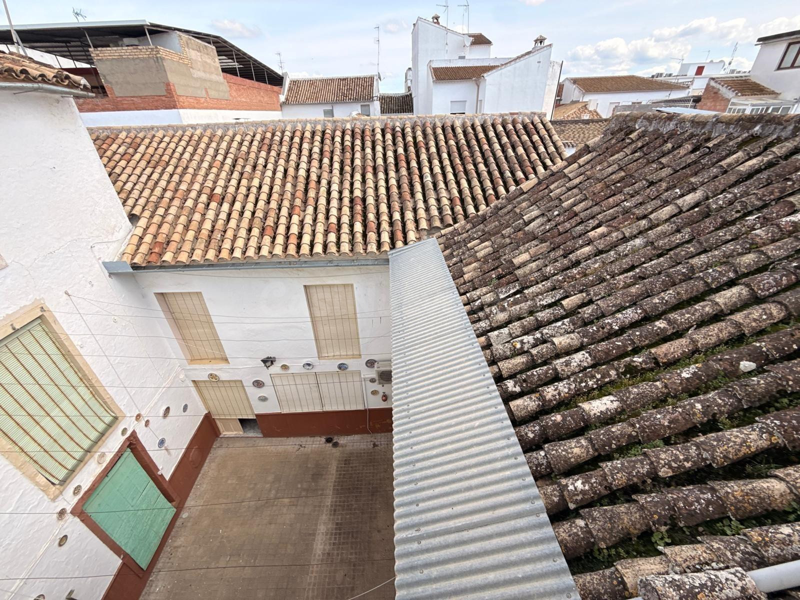 Casa señorial con gran fachada y patios en Benamejí (Córdoba - foto 2