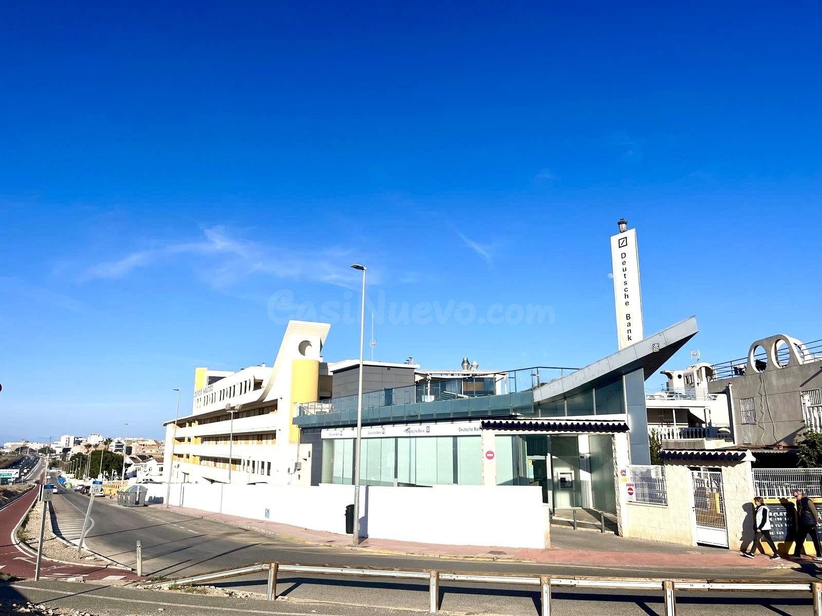 Local comercial 3 habitaciones 293m² en venta - La Mata