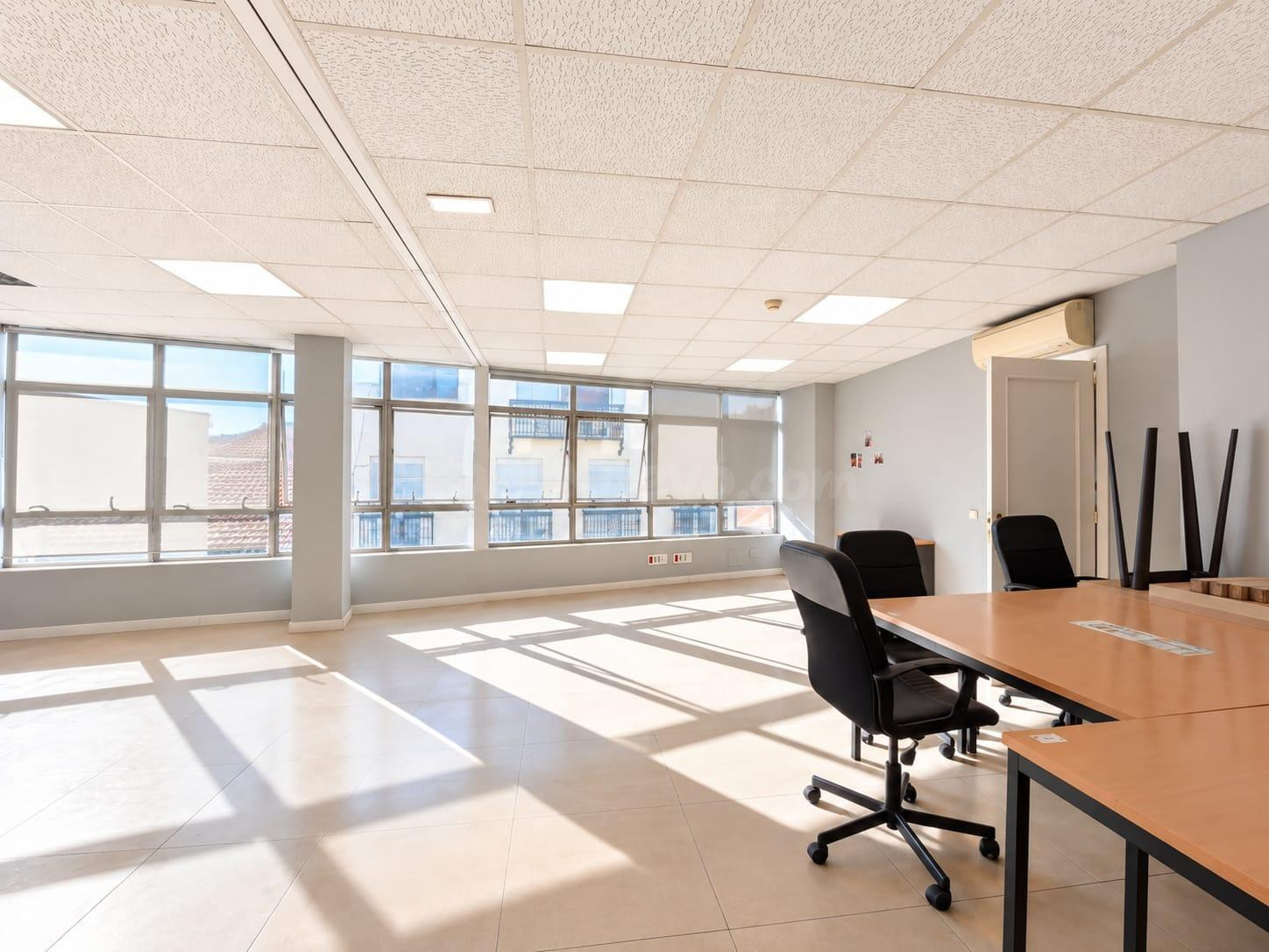 Oficina 14 habitaciones 629m² en venta - Argüelles - foto 3