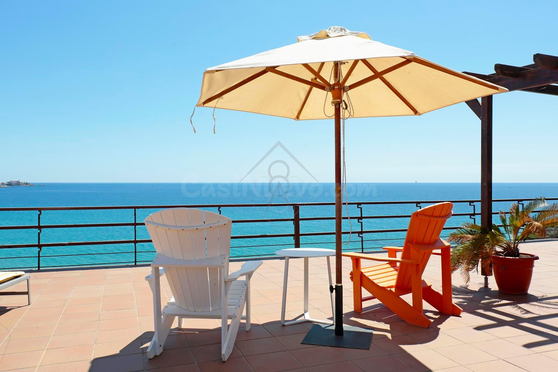 Exclusivo Atico frente al mar privacidad  vistas a toda la b - foto 2