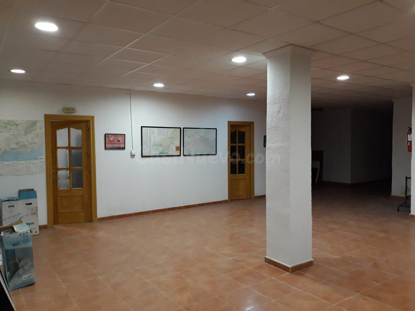 Local comercial en venta en pleno centro de Granada.
