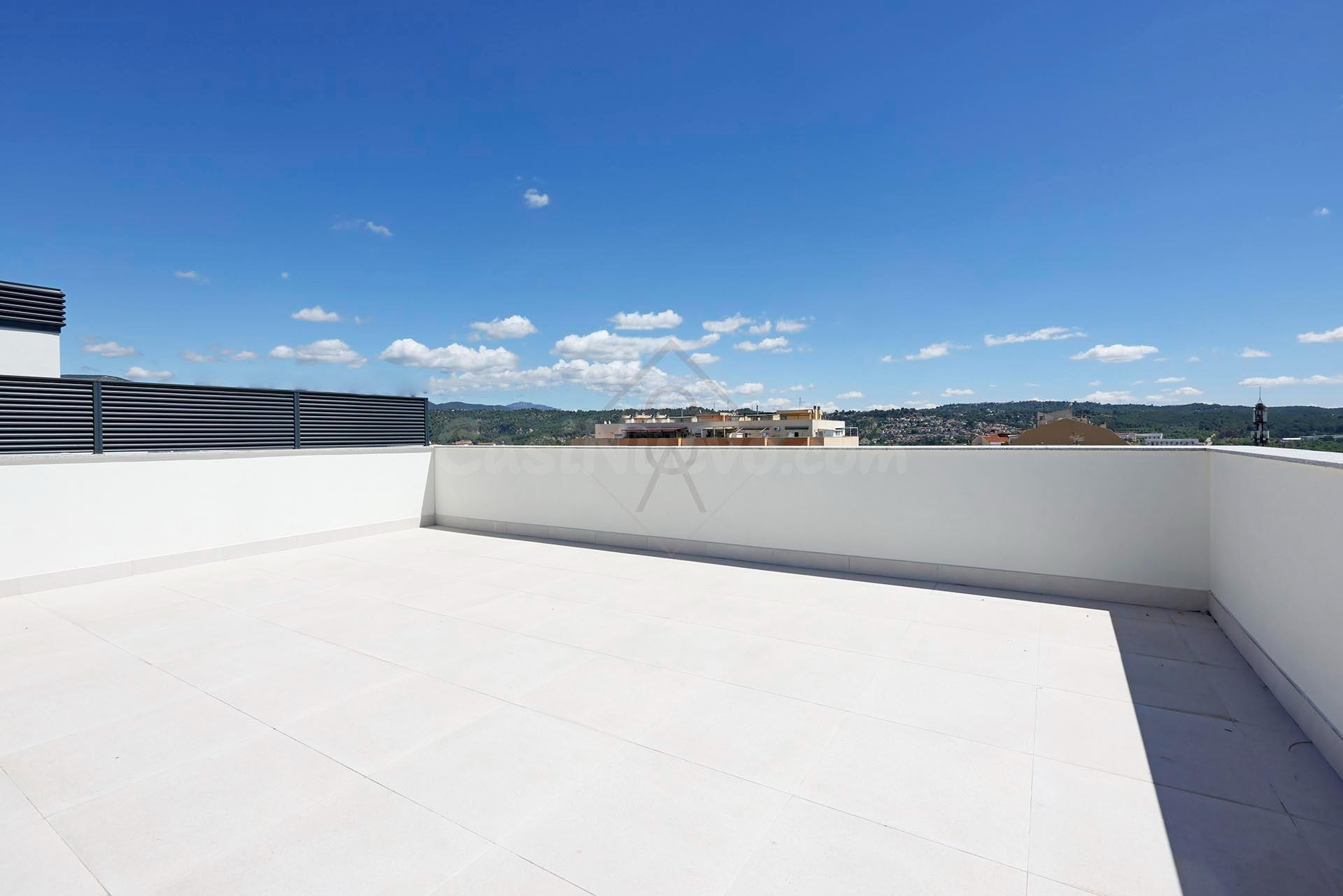 Atico duplex vivienda a estrenar, a solo 30 minutos de Barcelona