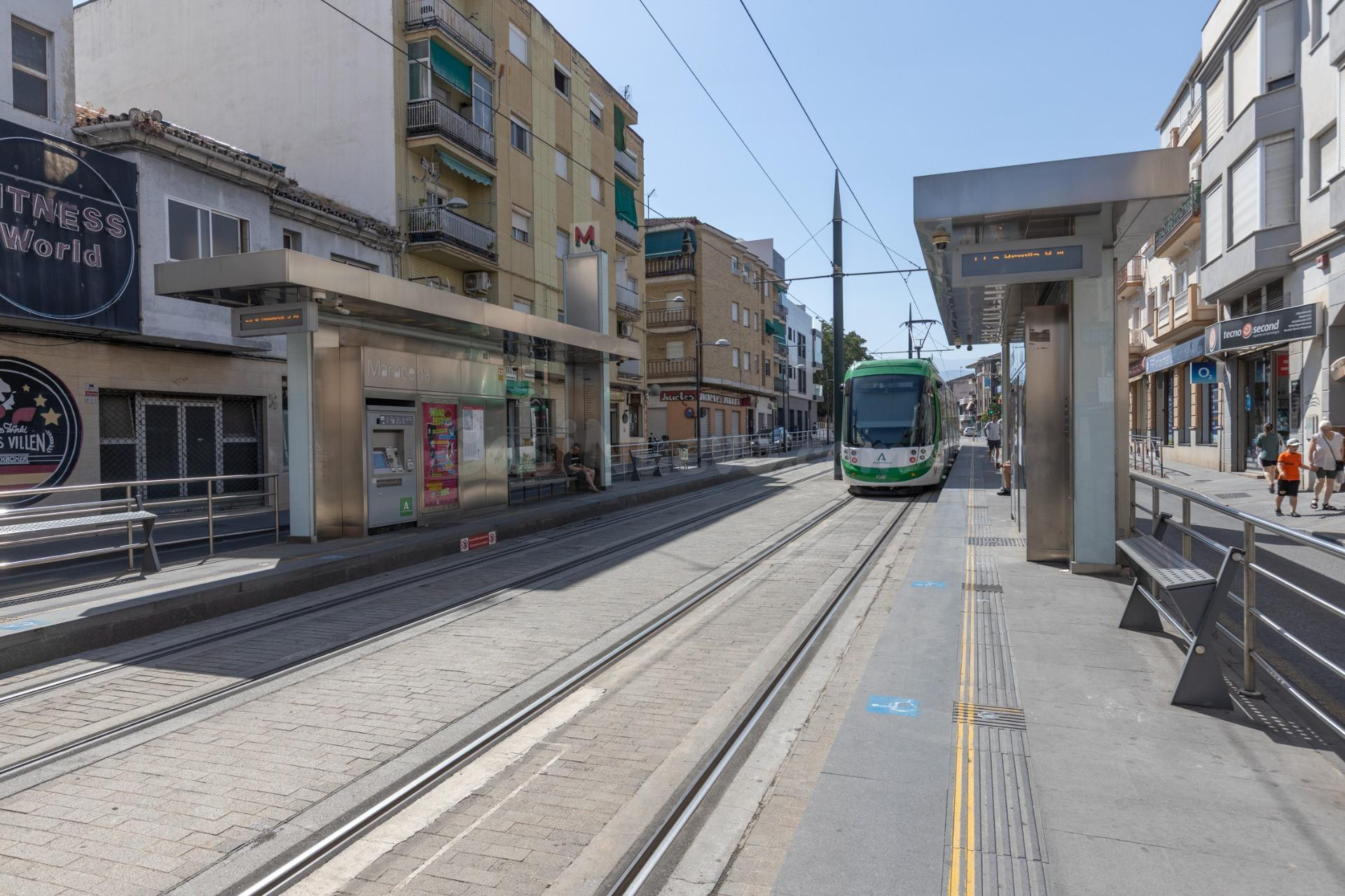 OPORTUNIDAD EN VENTA DE CASA ADOSADA DE TRES DORMITORIOS EN MARACENA