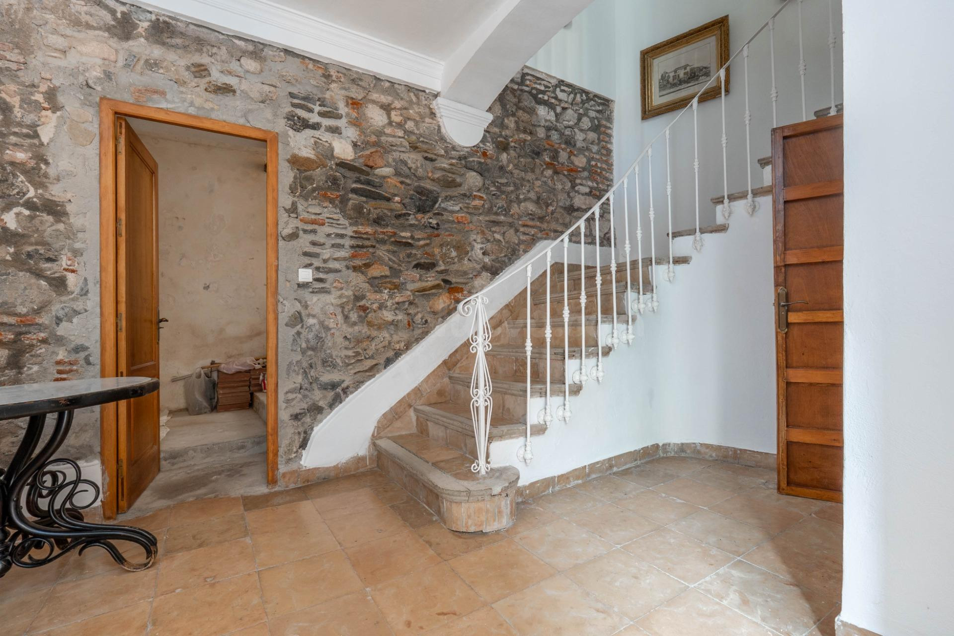 Casa de 555 m2 con 3 plantas y 2 locales comerciales junto a - foto 4