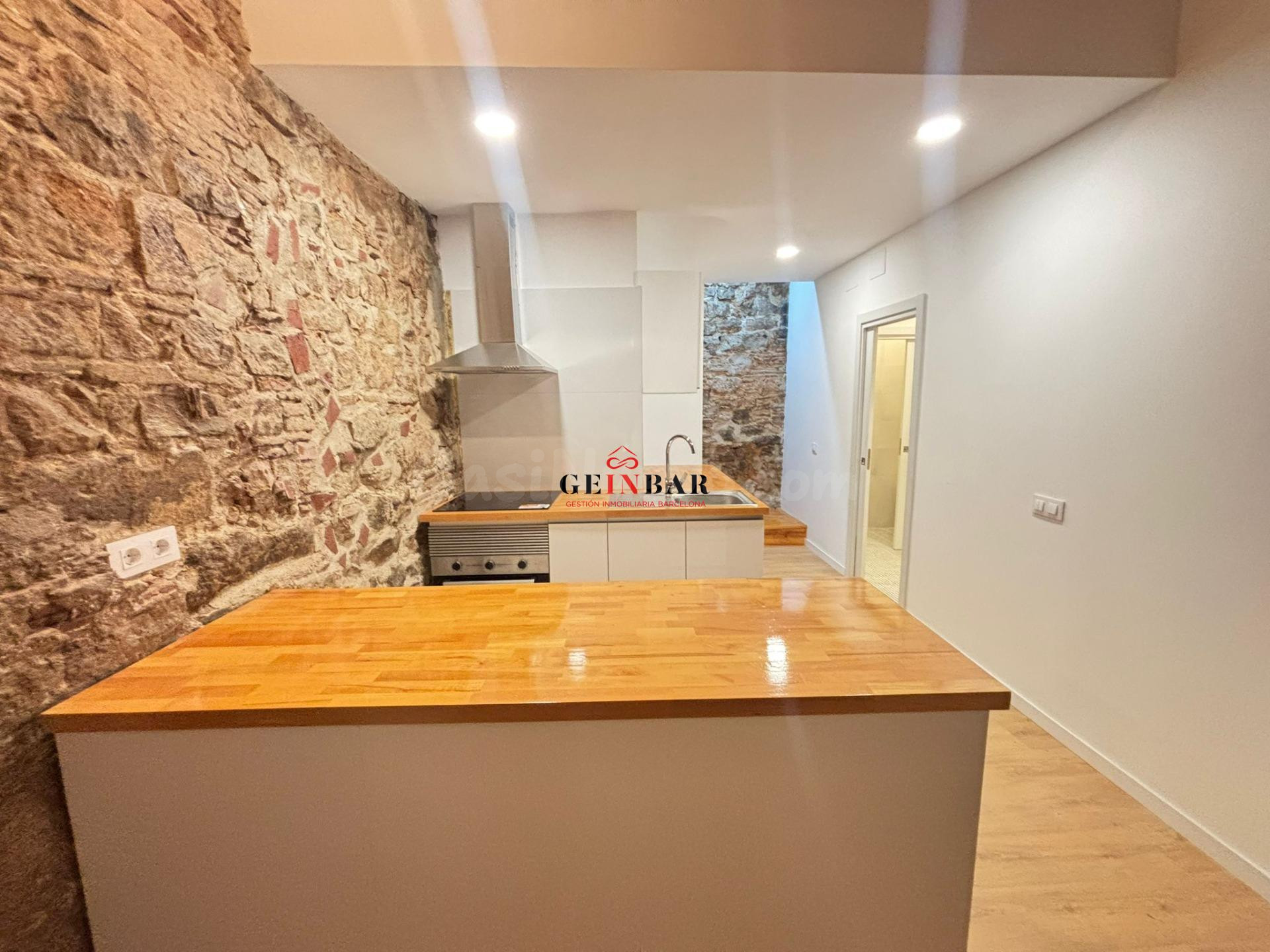 DÚPLEX RECIEN REFORMADO MUY CERCANO AL PASEO MARITIMO