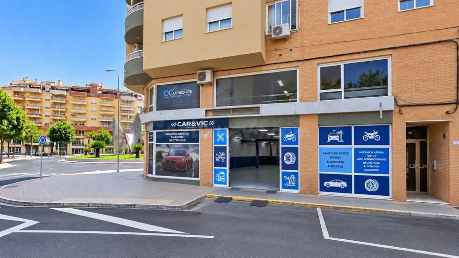 LOCAL COMERCIAL EN RENTABILIDAD EL CENTRO DE ORIHUELA. Local situado en la principal arteria de la ciudad, en la