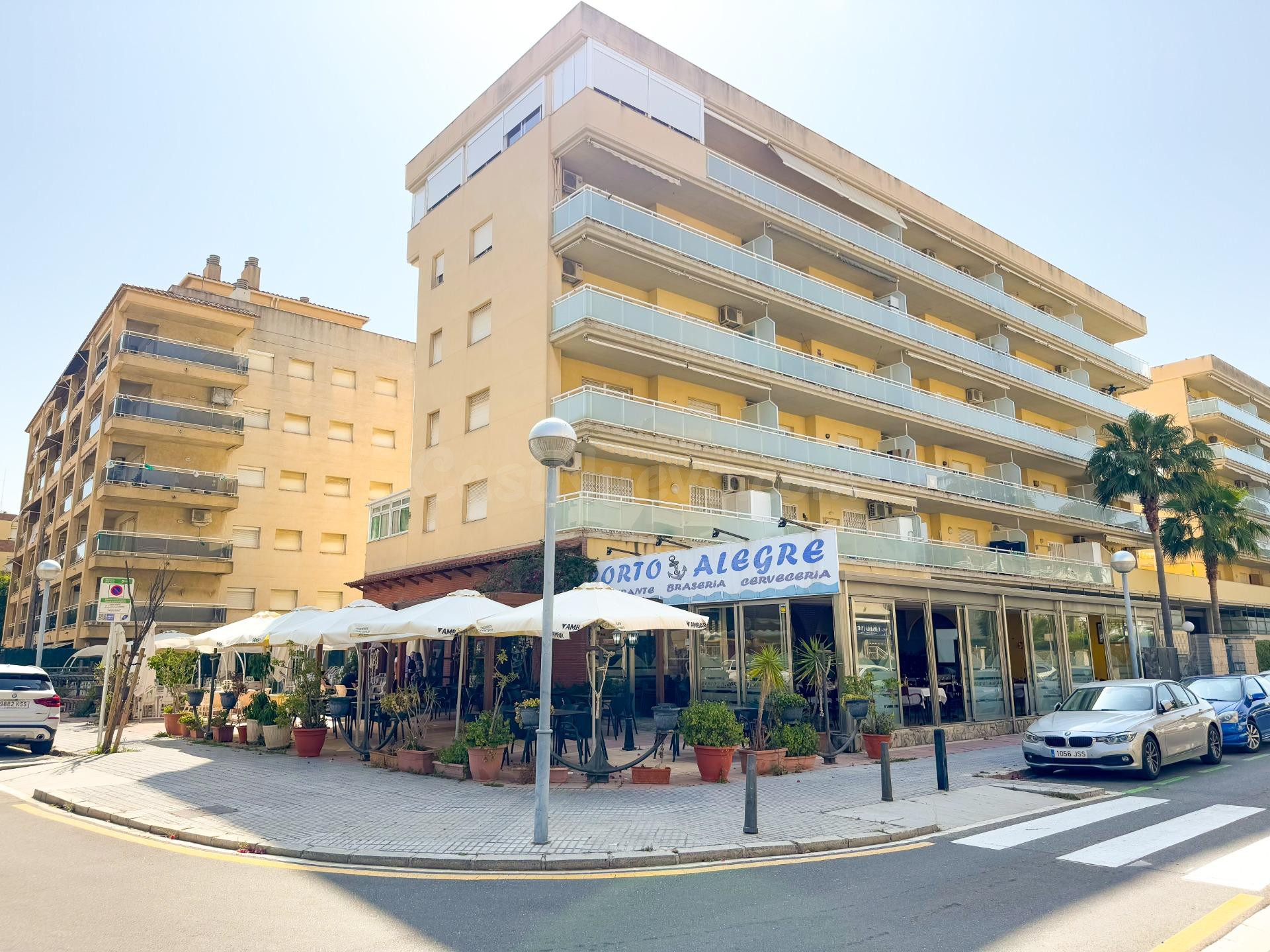 ¡OPORTUNIDAD UNICA !!! RESTAURANTE EN FUNCIONAMIENTO Y MUY RENTABLE EN EL CENTRO DE LA PINEDA