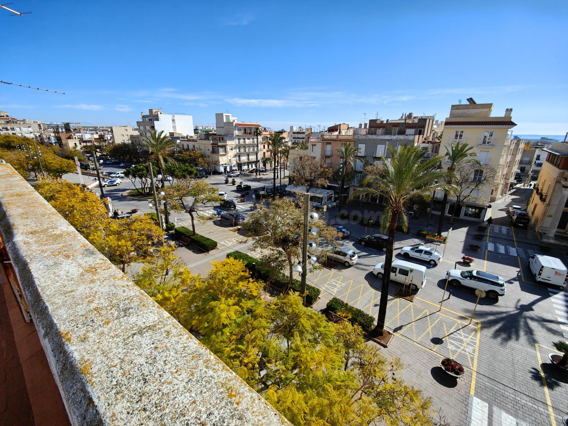 Venta de Casa en La Rapita con dos piso y un local comercial
