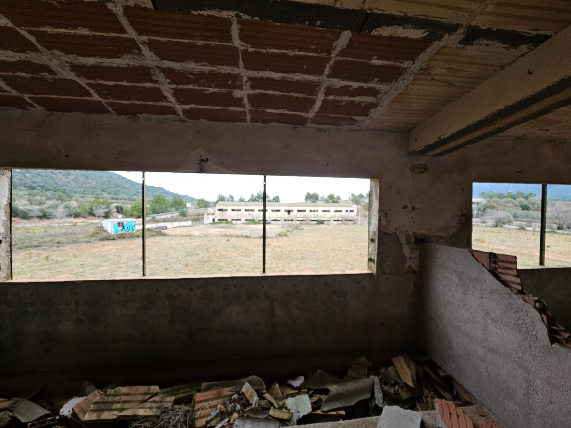 ANTIGUAS NAVES DE CERDOS EN VENTA - foto 3