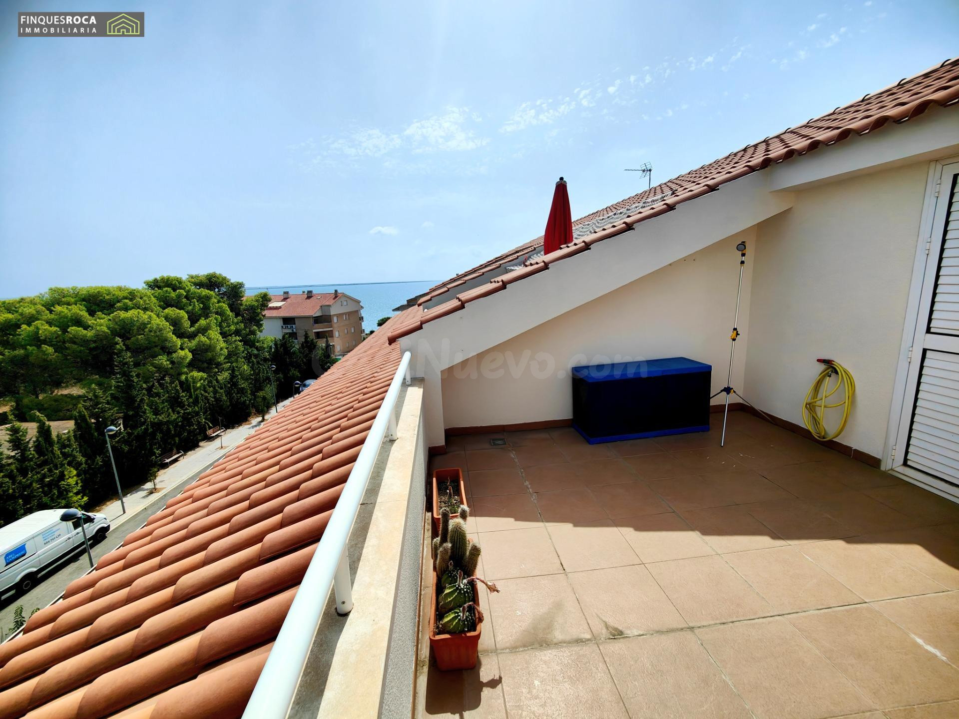 Exclusivo Ático Dúplex en Alcanar Playa: Tu Refugio Soñado
